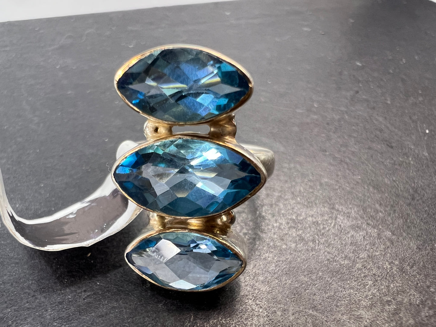 NEW Blue topaz triple stone sterling silver ring size 6 / 6.39 grams