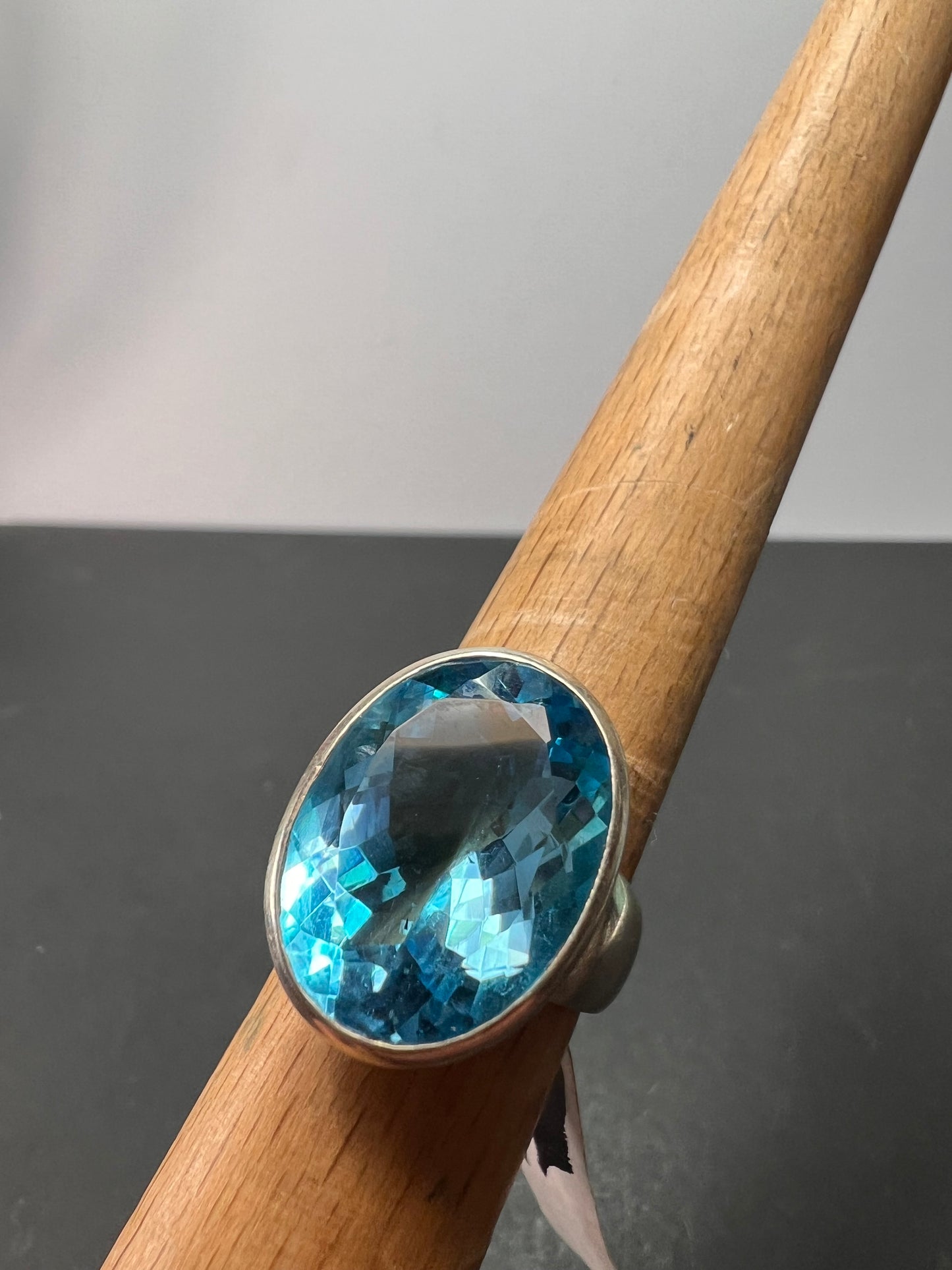 NEW size 8 Blue topaz sterling silver ring size 12.47 grams