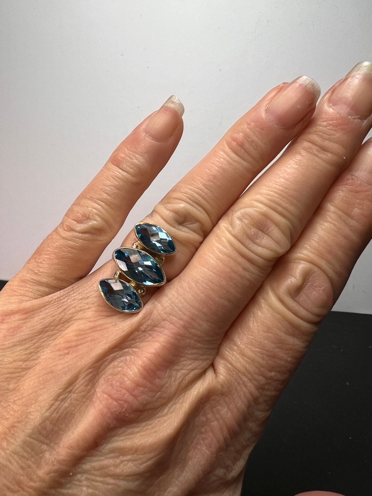 NEW Blue topaz triple stone sterling silver ring size 6 / 6.39 grams