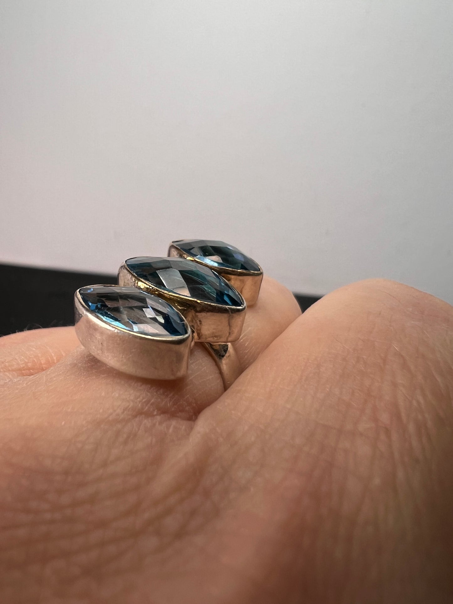 NEW Blue topaz triple stone sterling silver ring size 6 / 6.39 grams