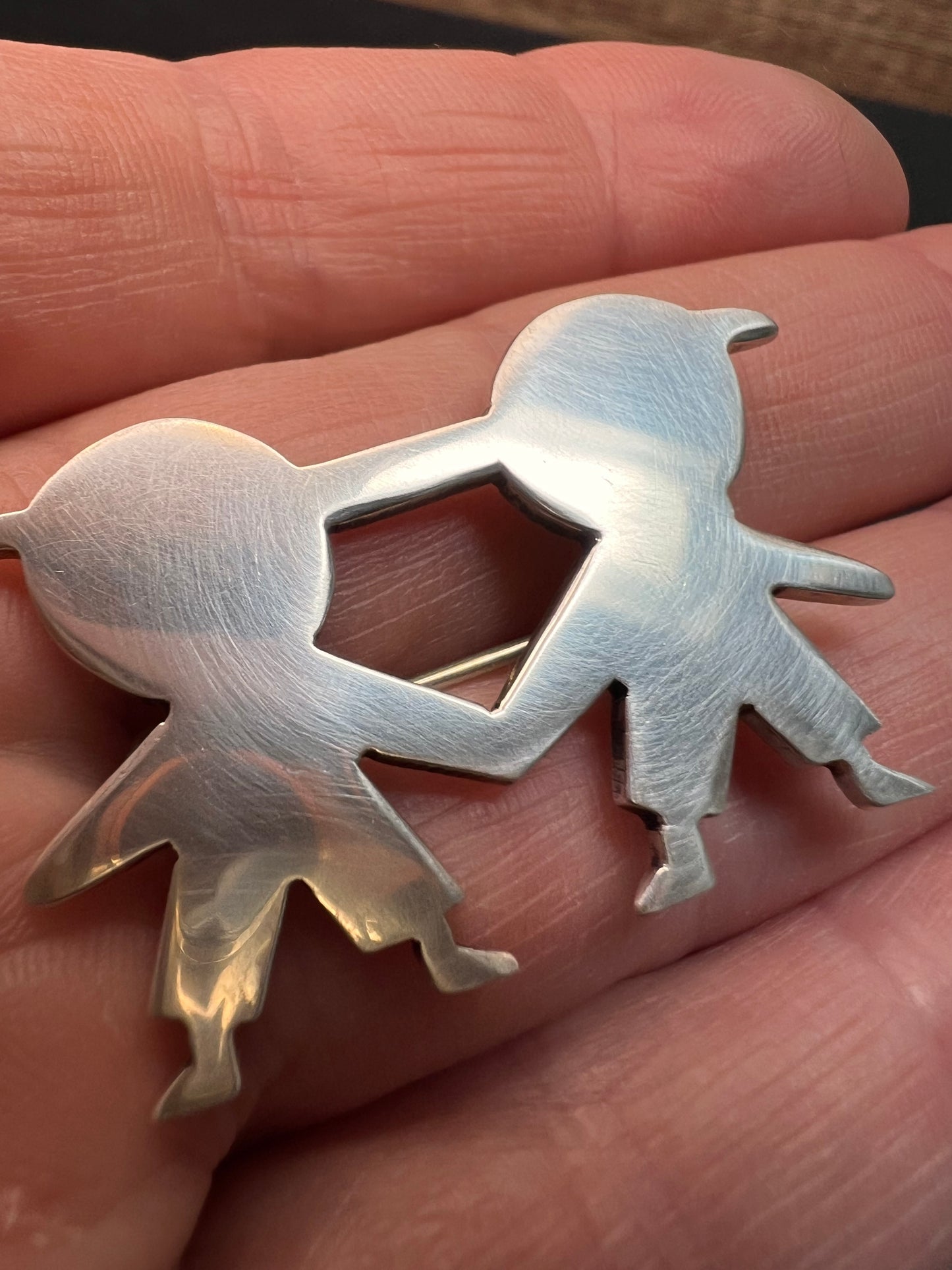 Vintage 925 sterling silver kids holding hands pin