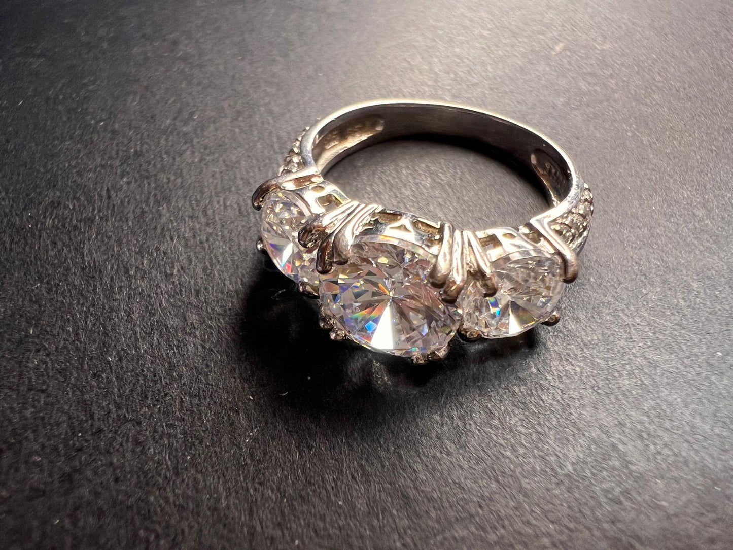 Vintage 3 stone CZ sterling silver ring size 7