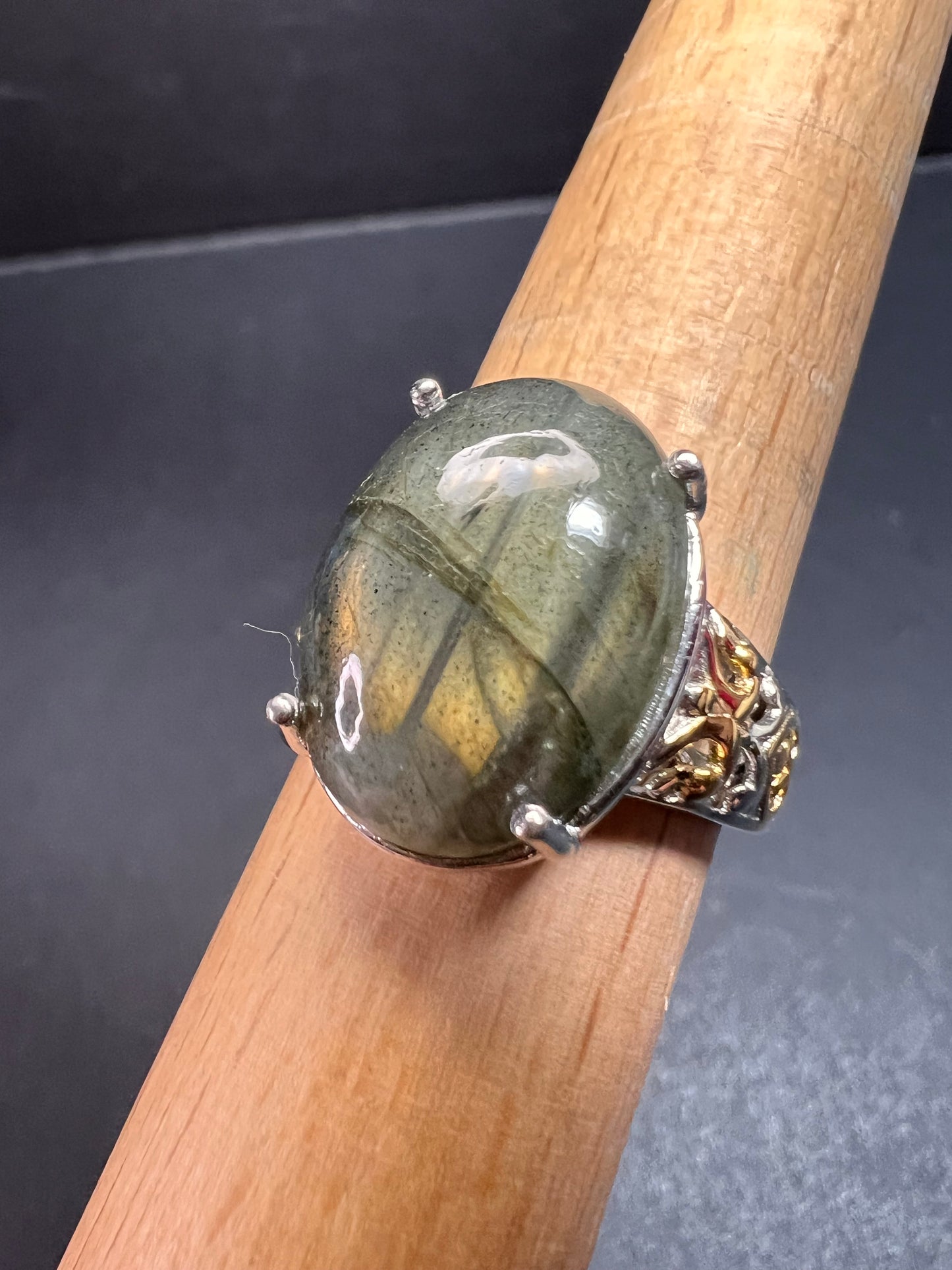 NEW Karis labradorite two toned ring size 9