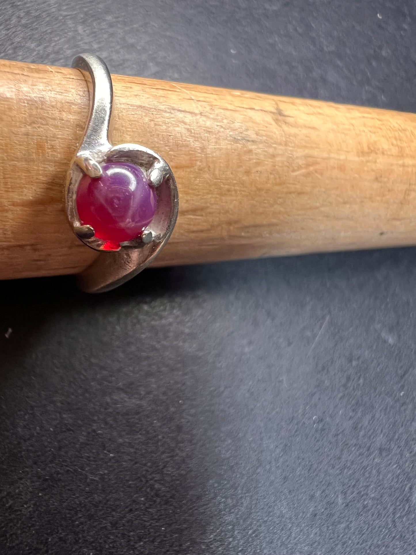 Vintage 14k white gold star ruby ring size 6