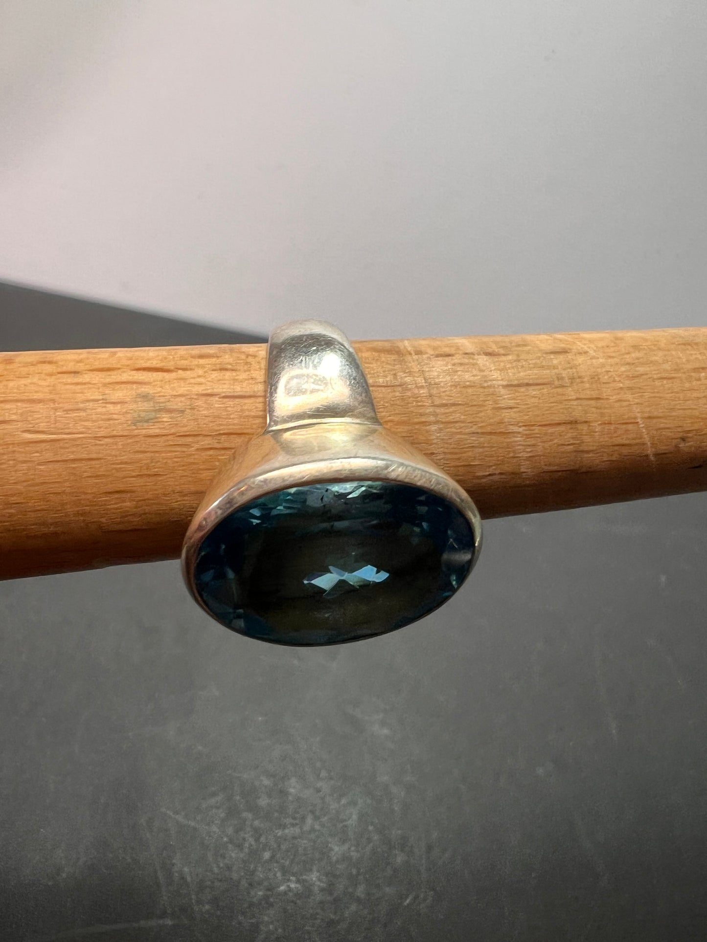 NEW size 8 Blue topaz sterling silver ring size 12.47 grams