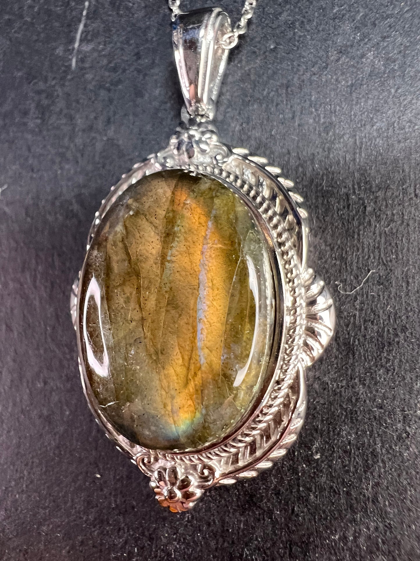 NEW Flashy fire labradorite pendant and chain in stainless steel 20inch