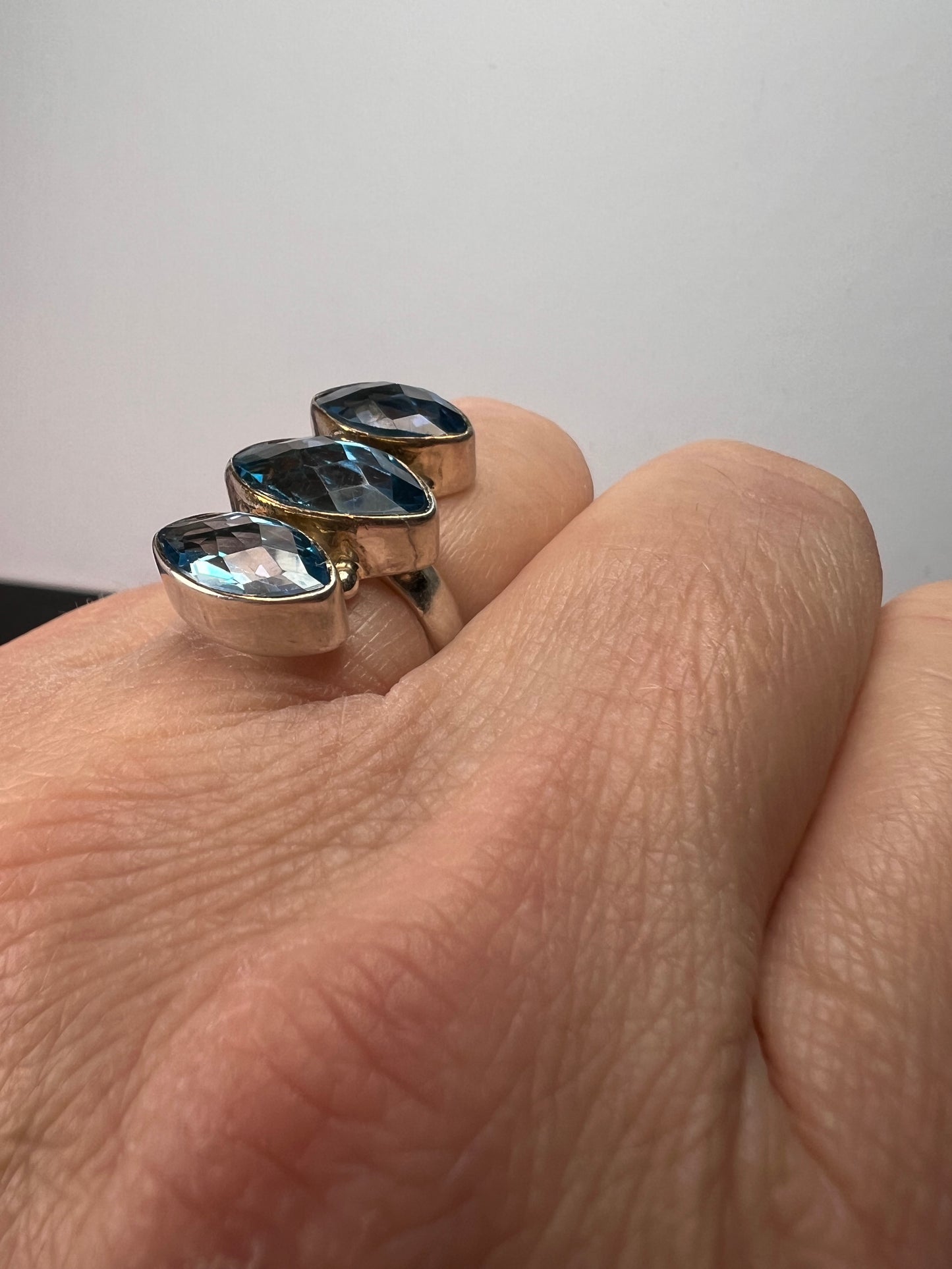 NEW Blue topaz triple stone sterling silver ring size 6 / 6.39 grams