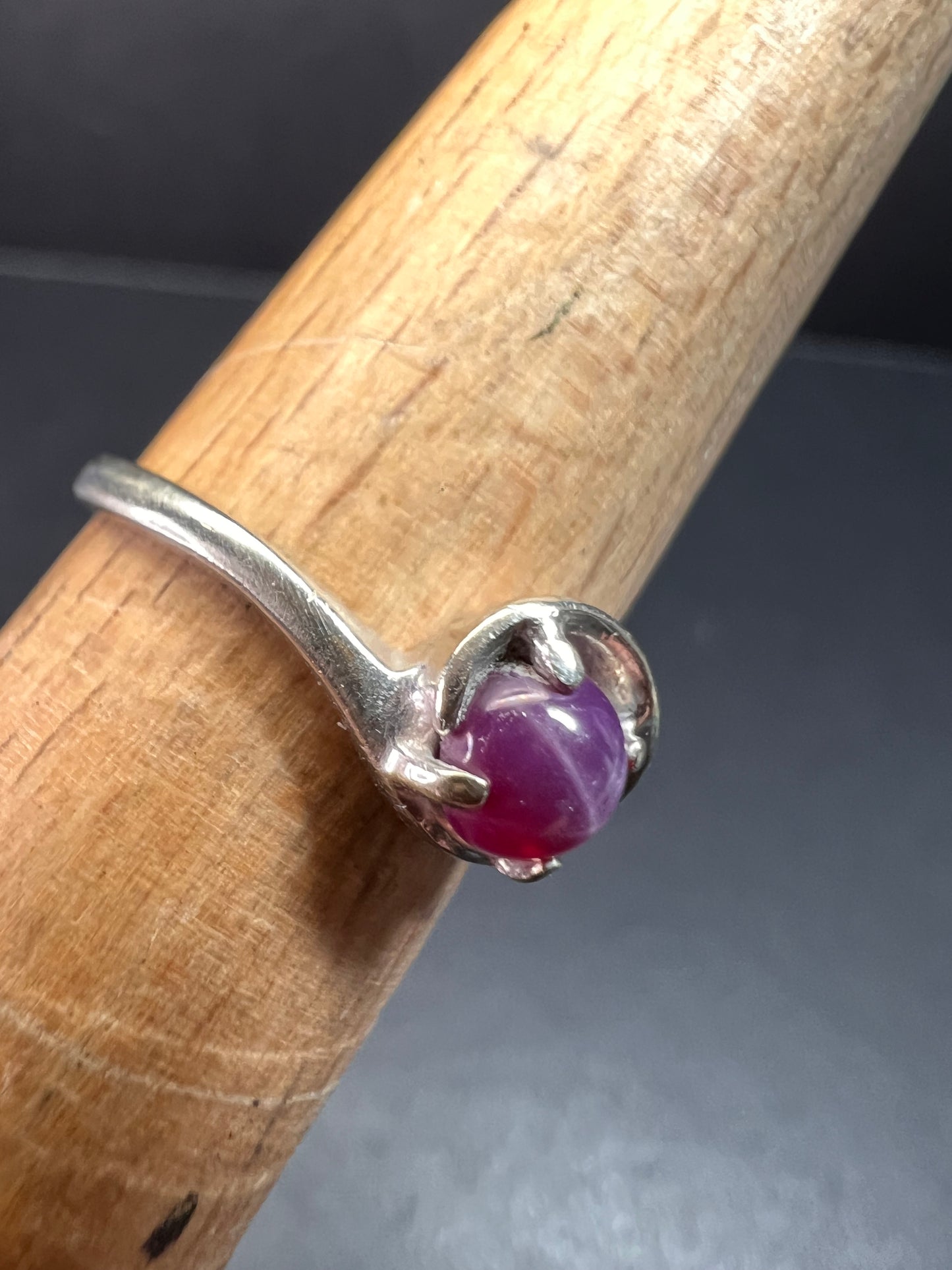 Vintage 14k white gold star ruby ring size 6