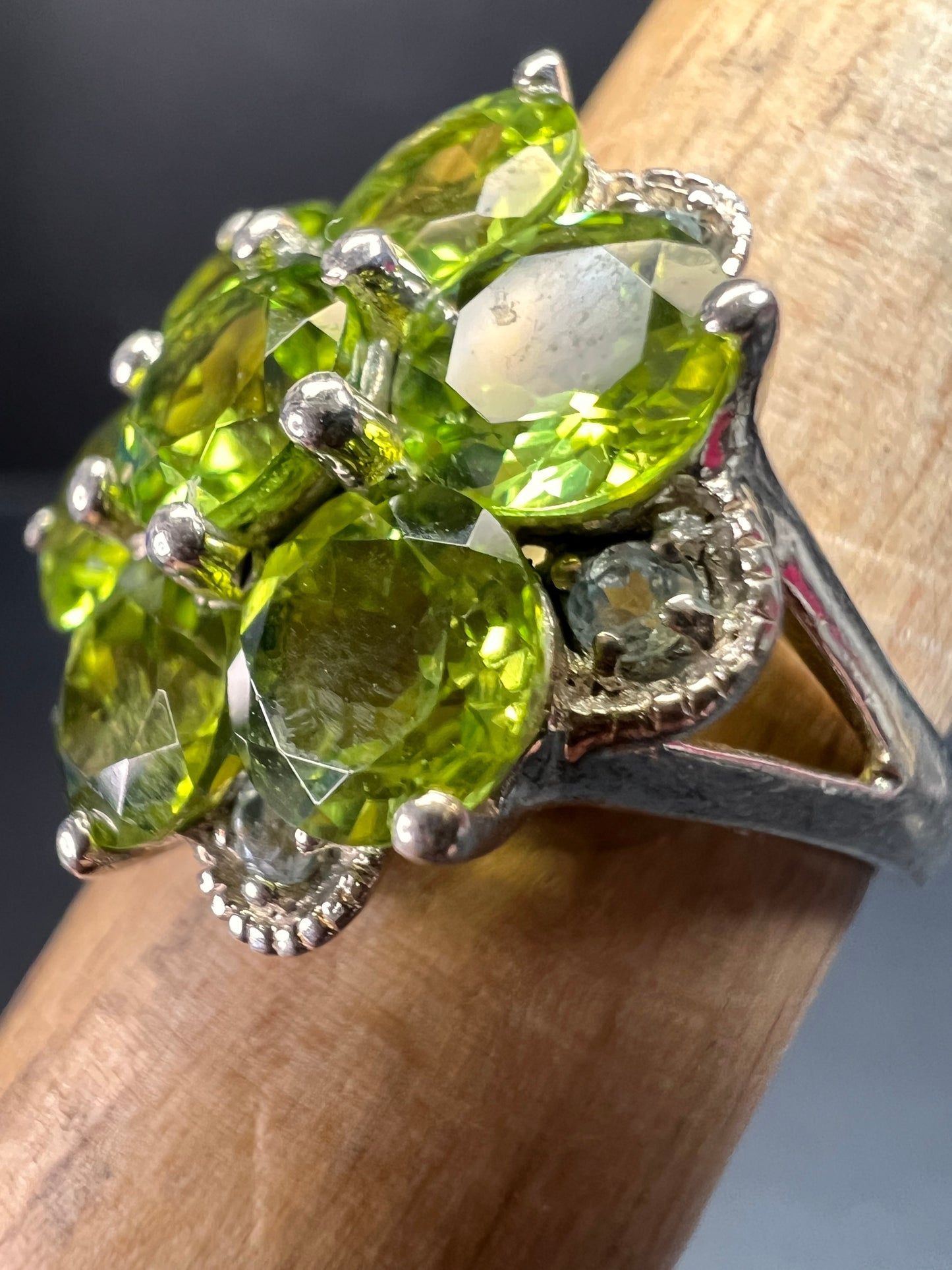 Vintage peridot and aquamarine sterling silver cluster ring size 7
