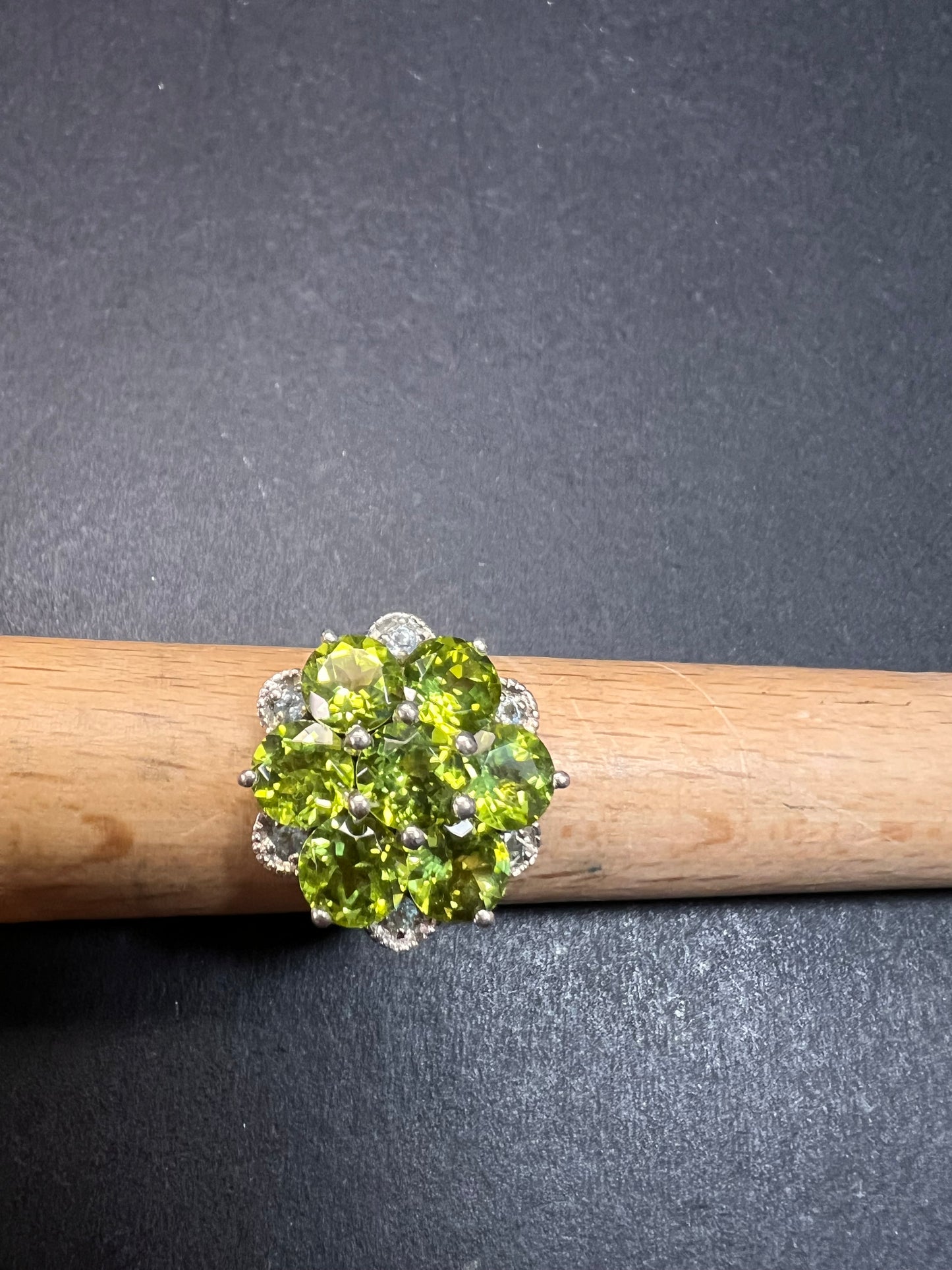 Vintage peridot and aquamarine sterling silver cluster ring size 7