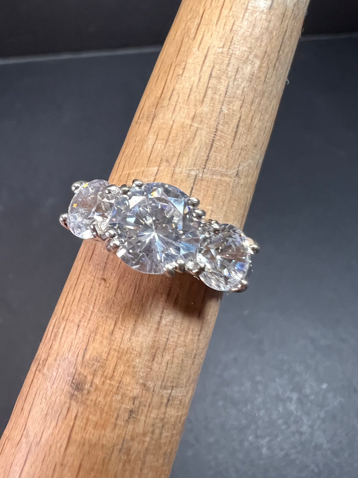 Vintage 3 stone CZ sterling silver ring size 7