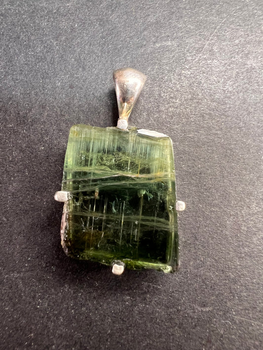 NEW Green teal tourmaline sterling silver pendant 3.16 grams