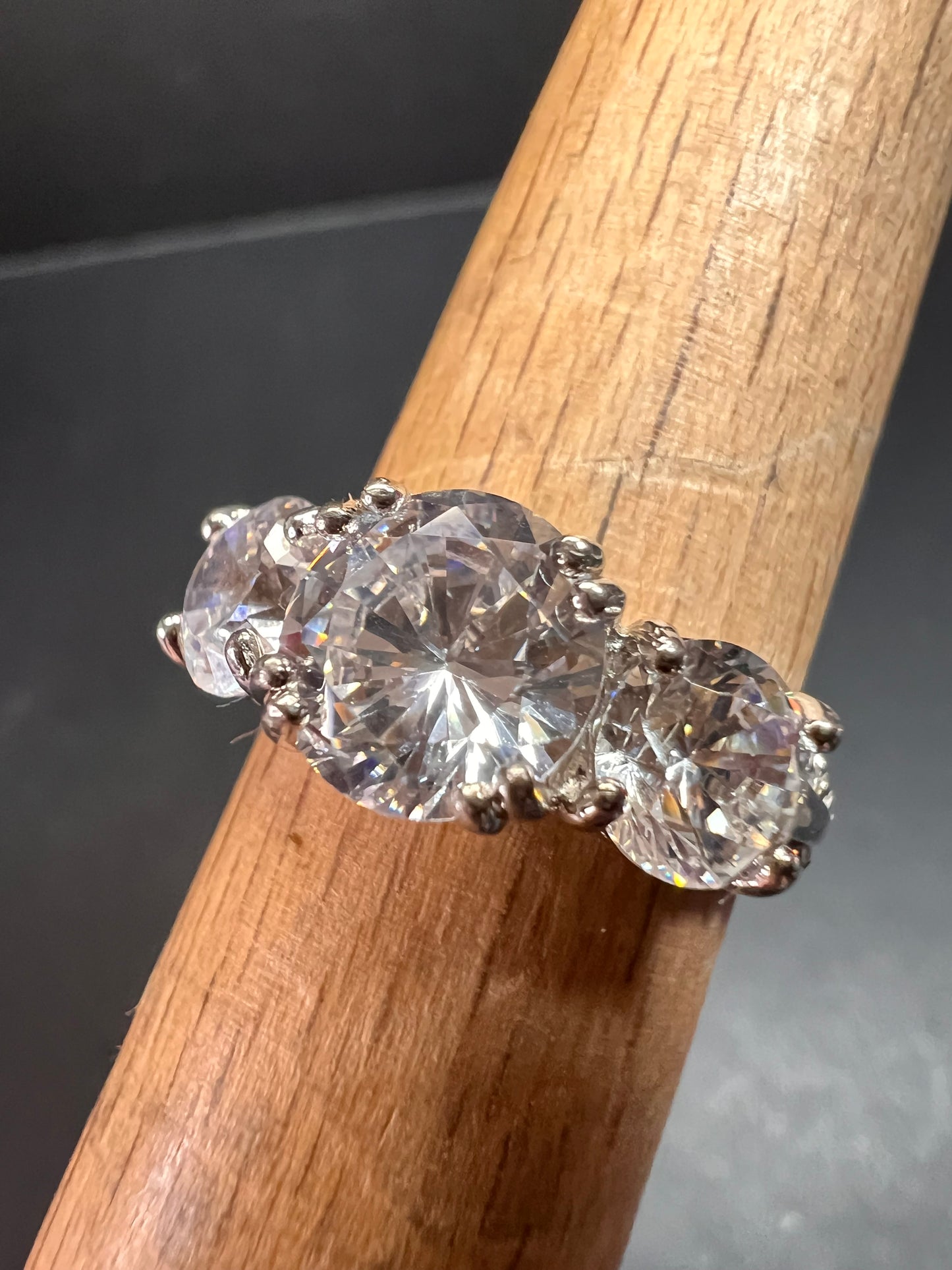 Vintage 3 stone CZ sterling silver ring size 7