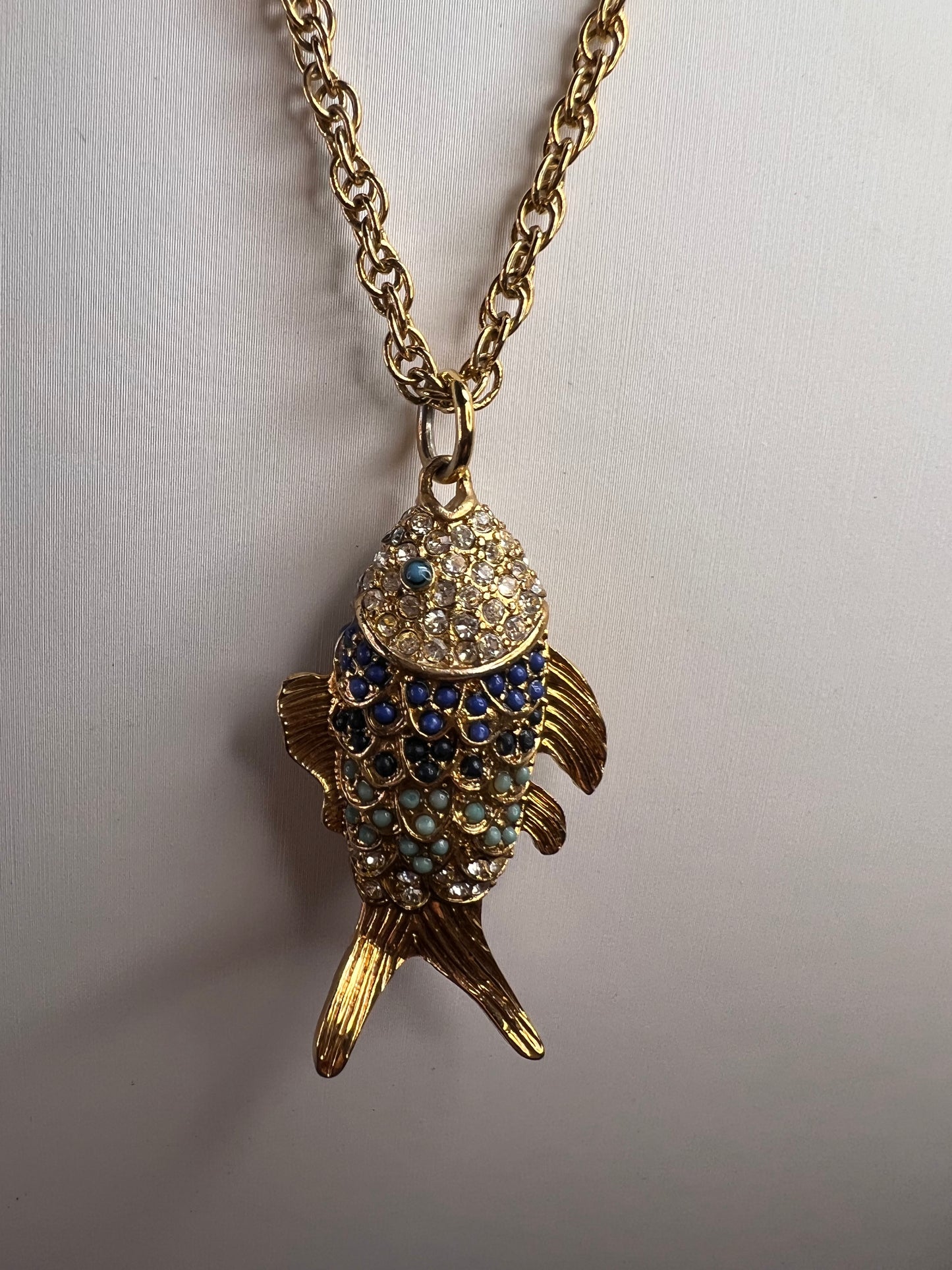 Vintage Ann Taylor gold tone fish pendant necklace