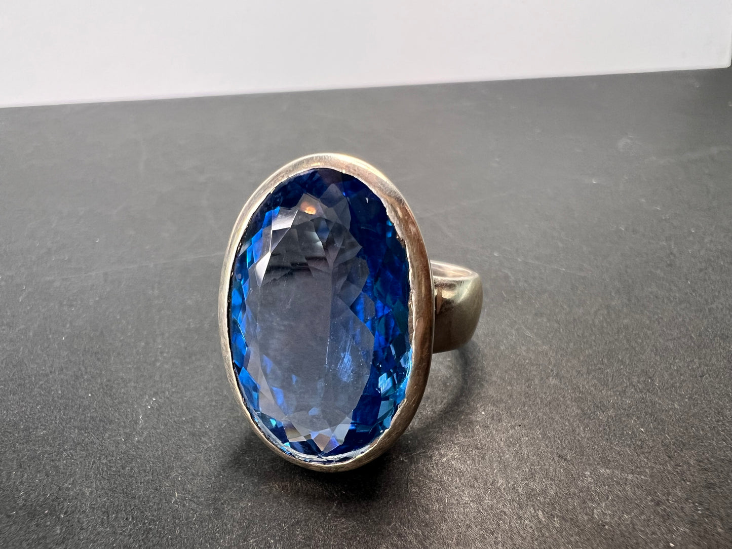 NEW size 8 Swiss blue topaz sterling silver ring size 11.70 grams