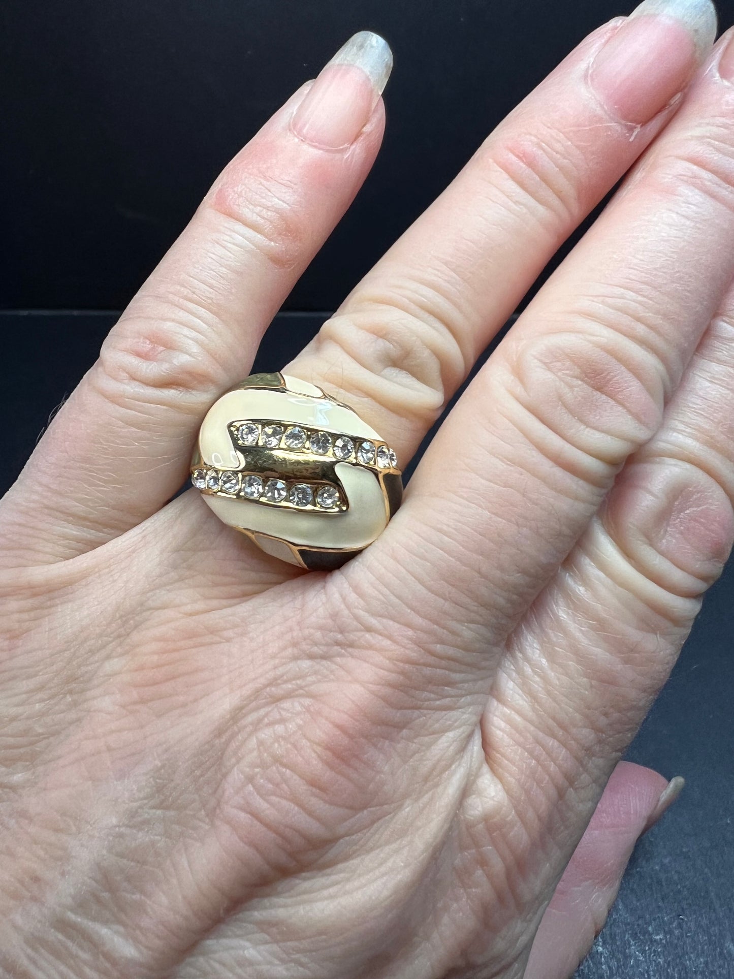 Vintage enameled gold plated costume ring size 6.5