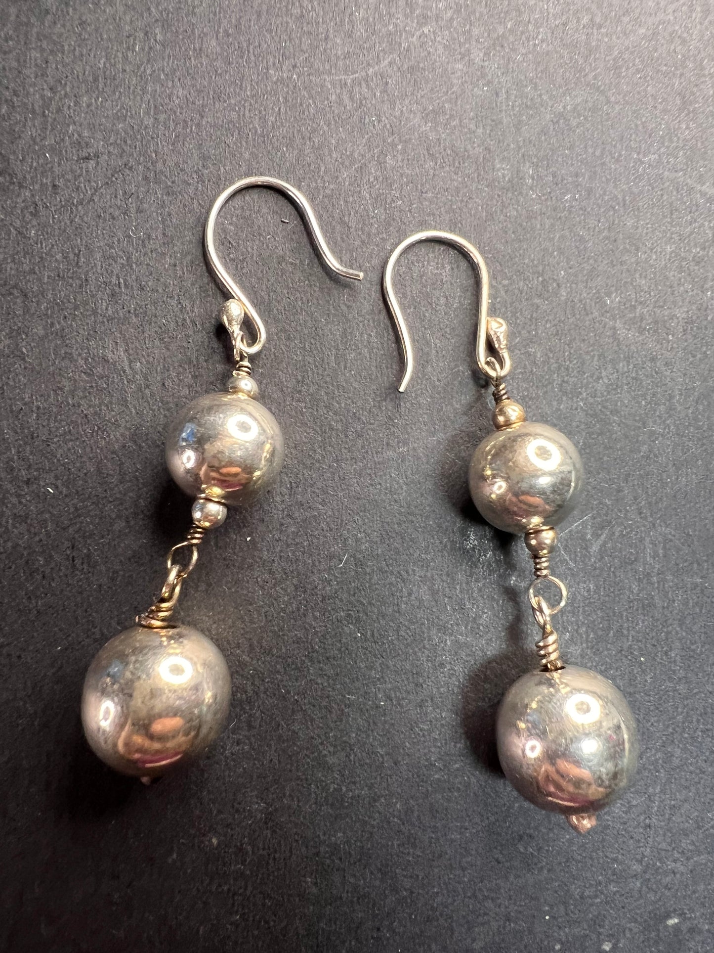 Vintage sterling silver graduated ball dangling earrings