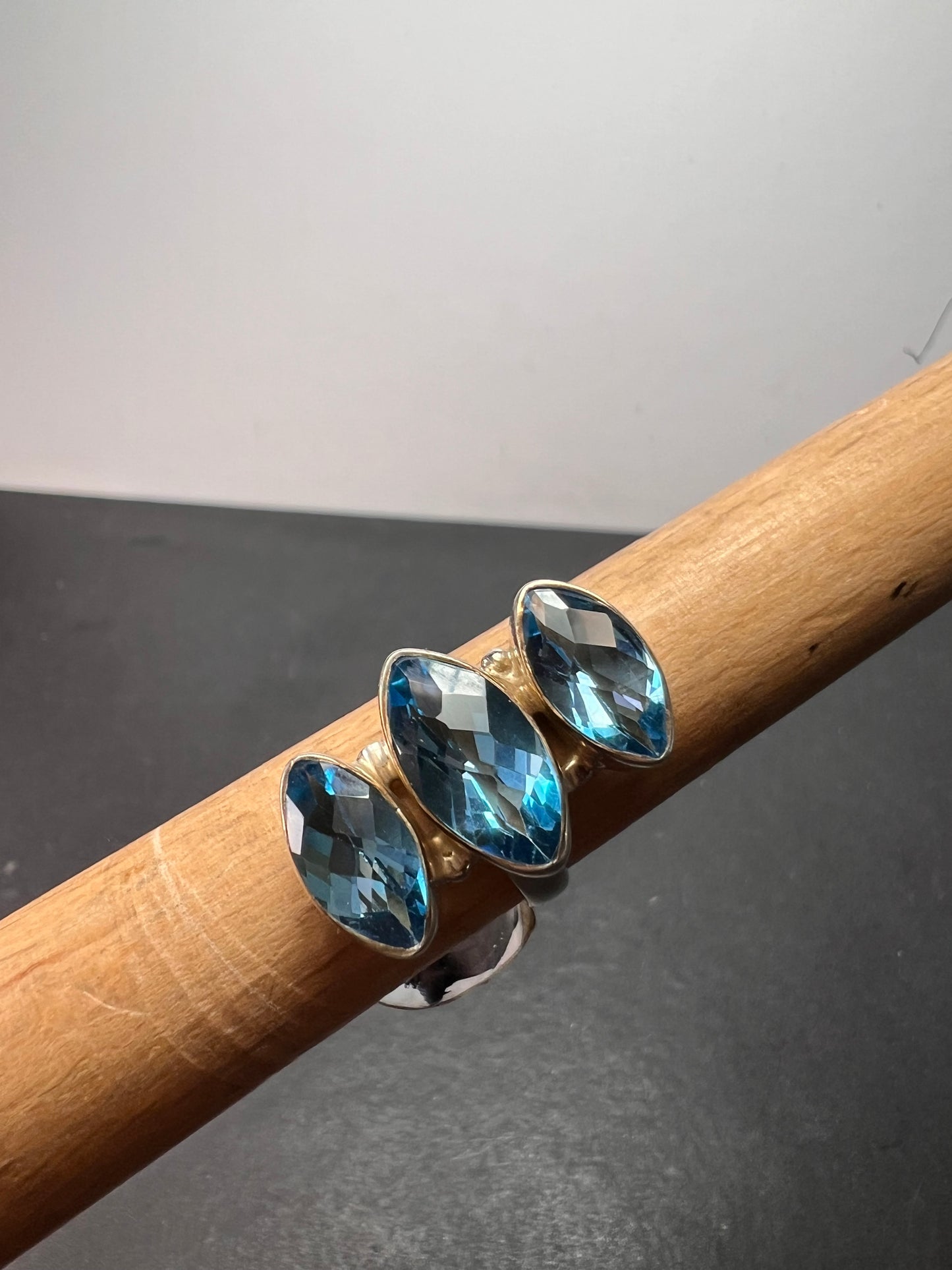 NEW Blue topaz triple stone sterling silver ring size 6 / 6.39 grams