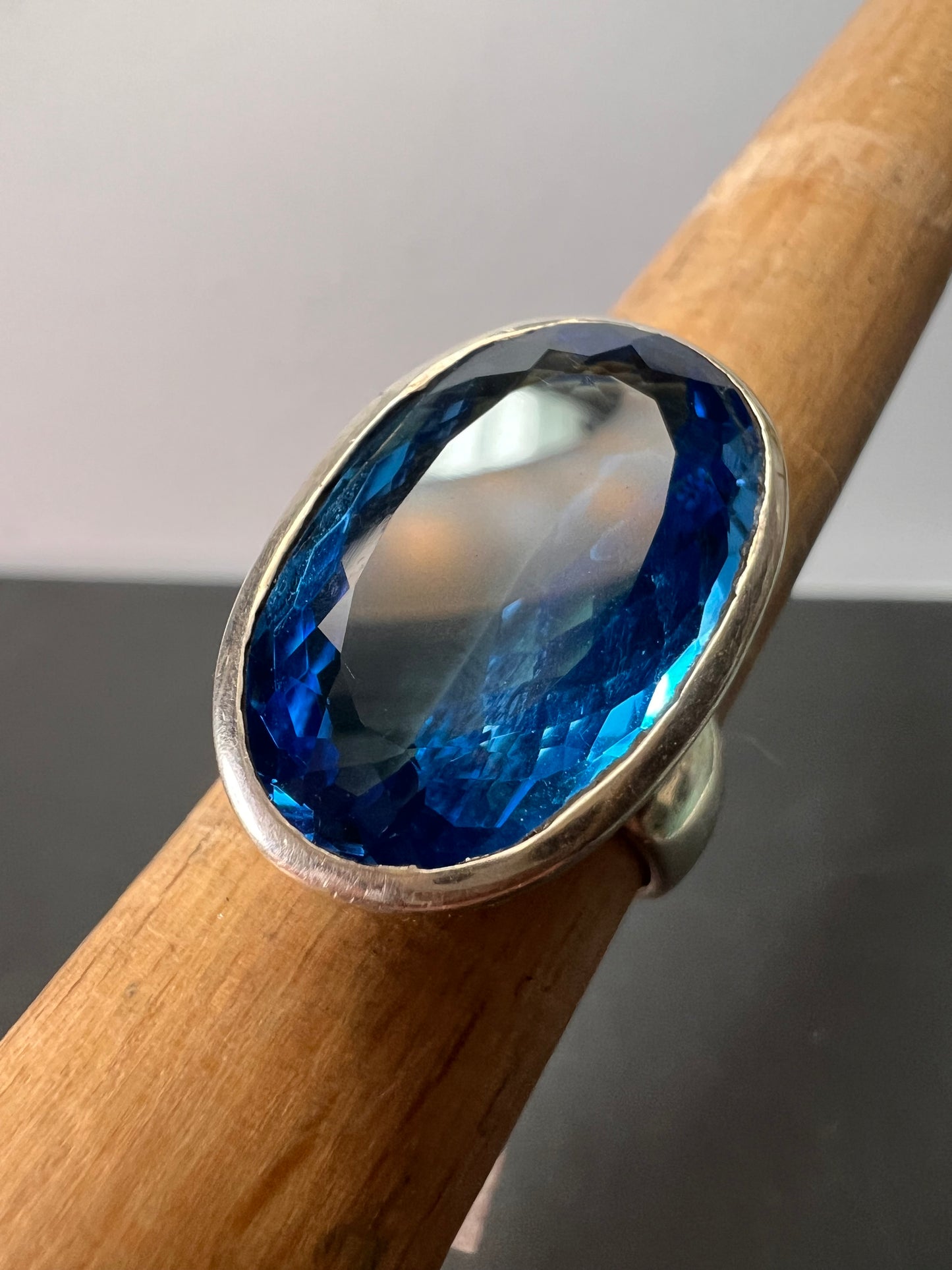 NEW Swiss Blue Topaz sterling silver ring size 7. 11.79 grams