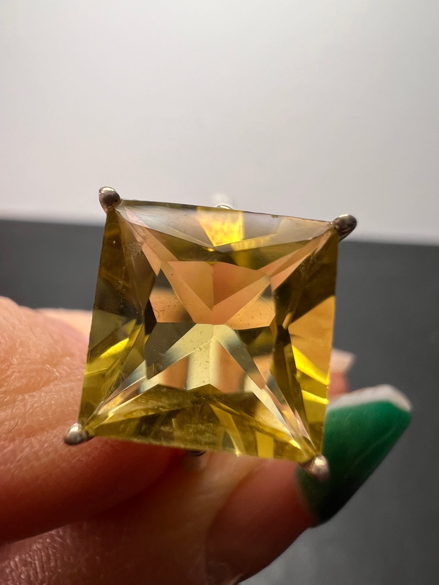 New with tag size 7 sterling silver lemon quartz ring 5.10 grams