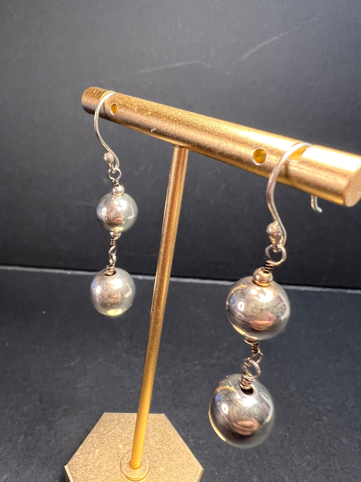 Vintage sterling silver graduated ball dangling earrings