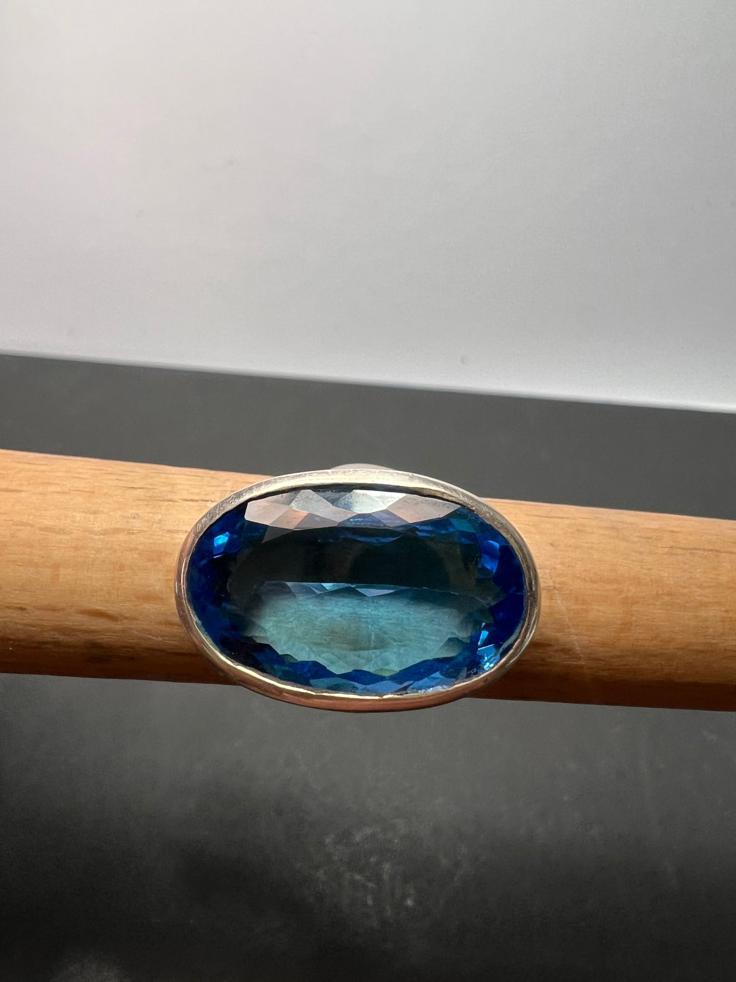 NEW Swiss Blue Topaz sterling silver ring size 7. 11.79 grams