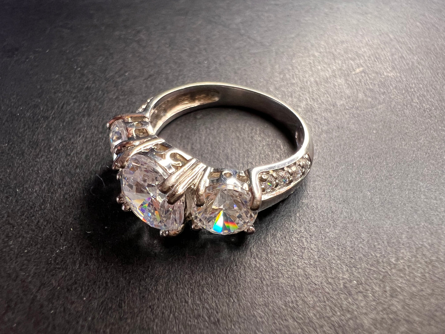 Vintage 3 stone CZ sterling silver ring size 7