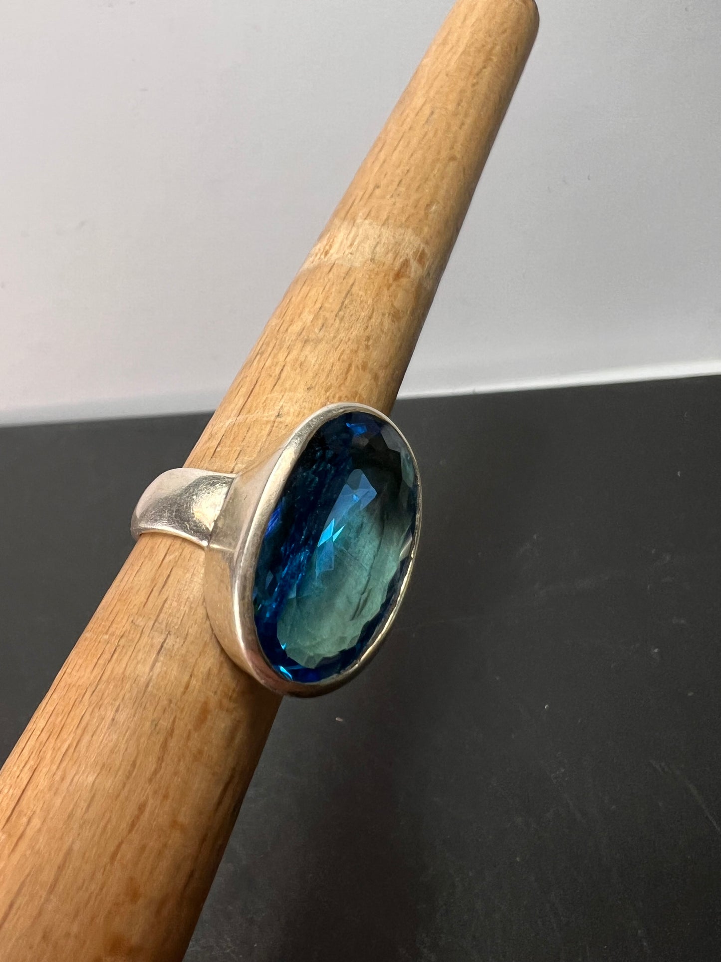 NEW Swiss Blue Topaz sterling silver ring size 7. 11.79 grams