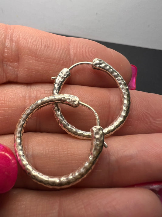 Signed Sarda sterling silver hammered hoop earrings new in bag