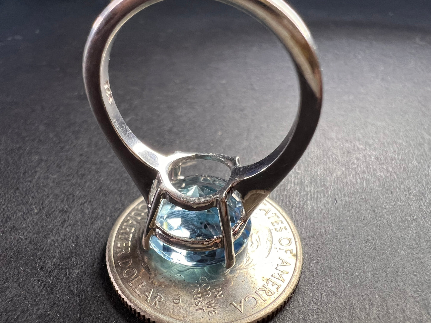 Vintage blue topaz solitaire sterling silver ring size 7
