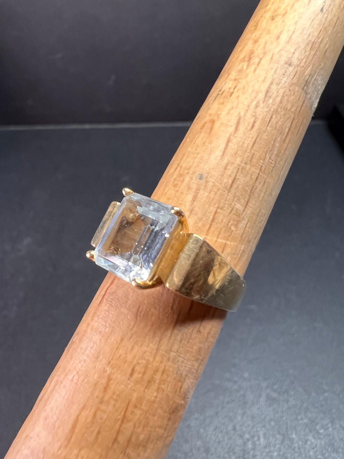 14K Yellow Gold Emerald-Cut Aquamarine Ring – Vintage Modernist Style, Size 7