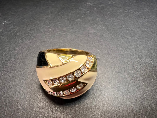 Vintage enameled gold plated costume ring size 6.5