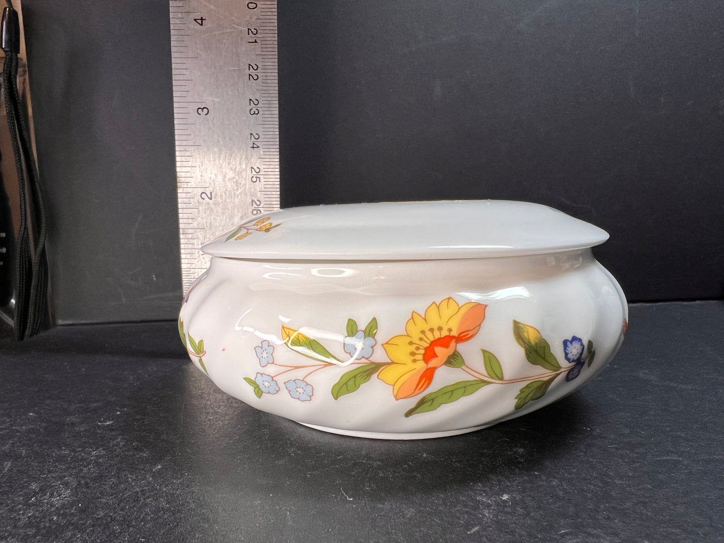 Aynsley Cottage Garden Trinket Box Fine Bone China Made in England