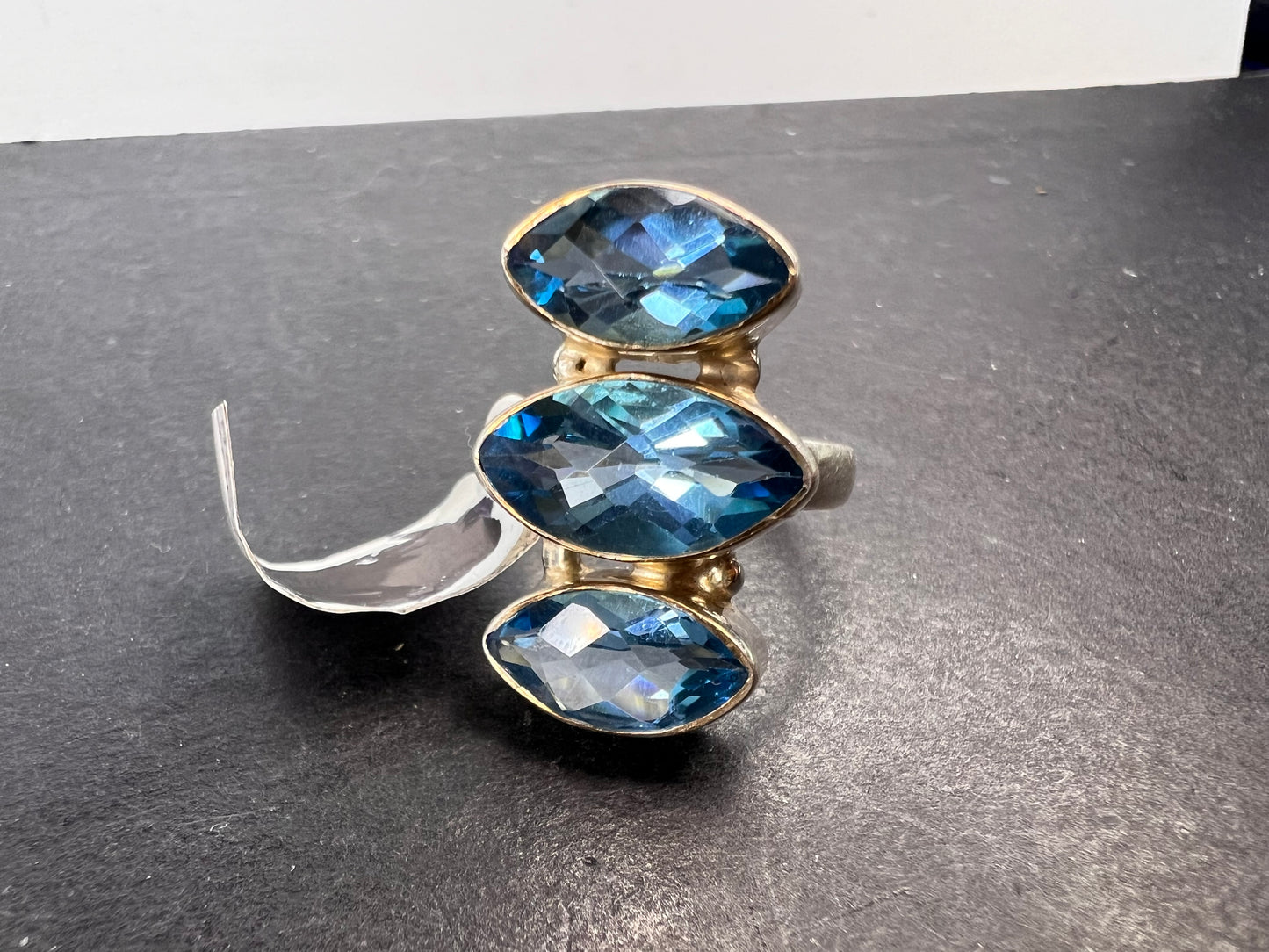 NEW Blue topaz triple stone sterling silver ring size 6 / 6.39 grams