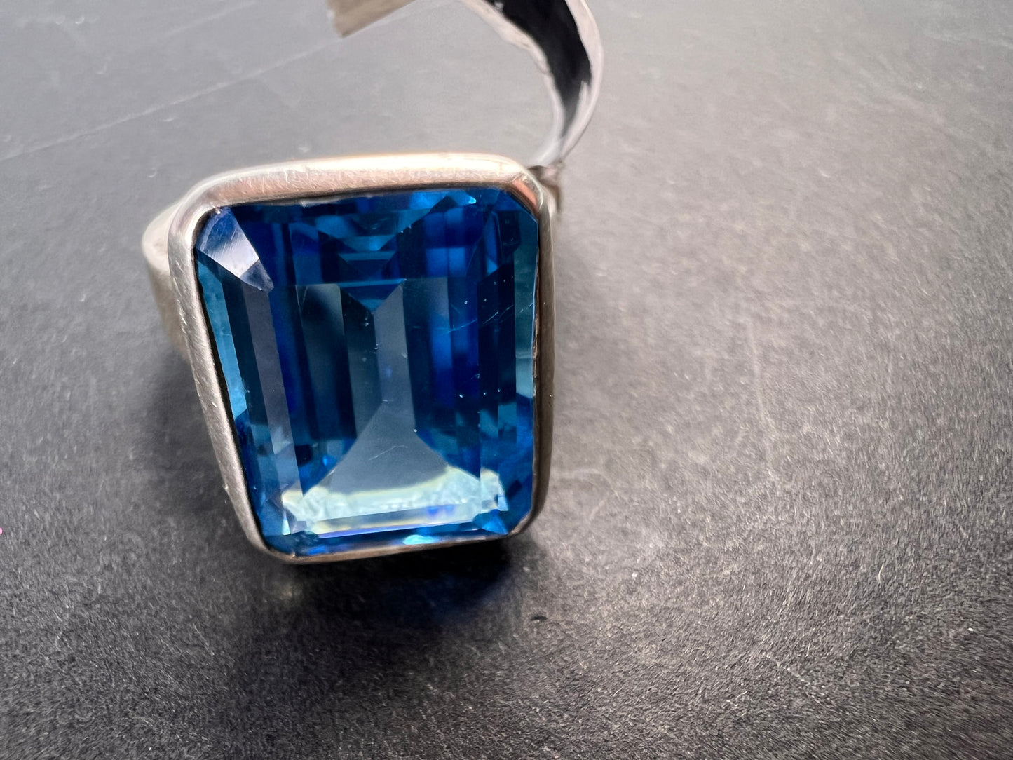 NEW Swiss blue topaz sterling silver ring size 7 / 9.43 grams