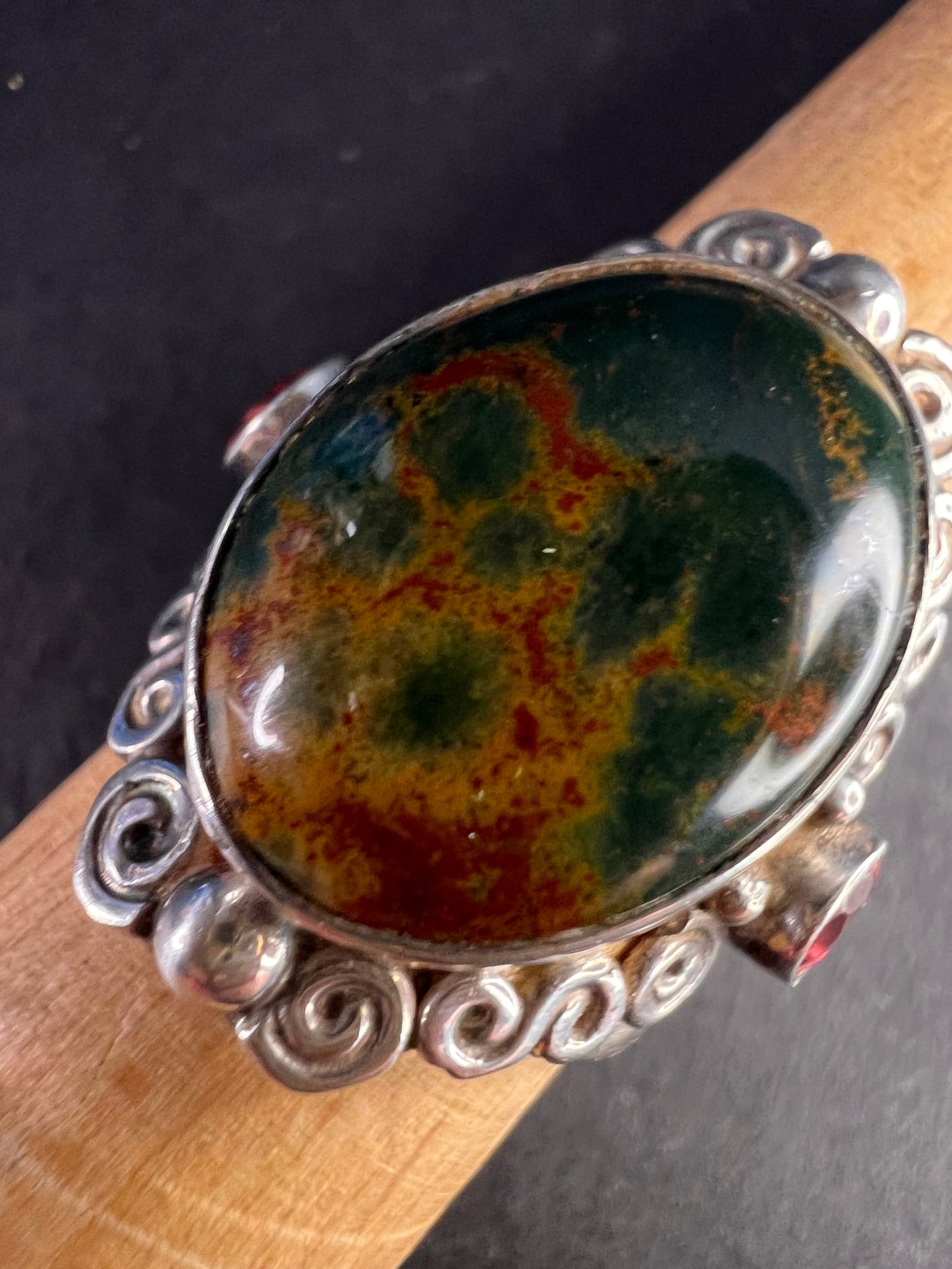 Sajen bloodstone and garnet sterling silver ring size 6