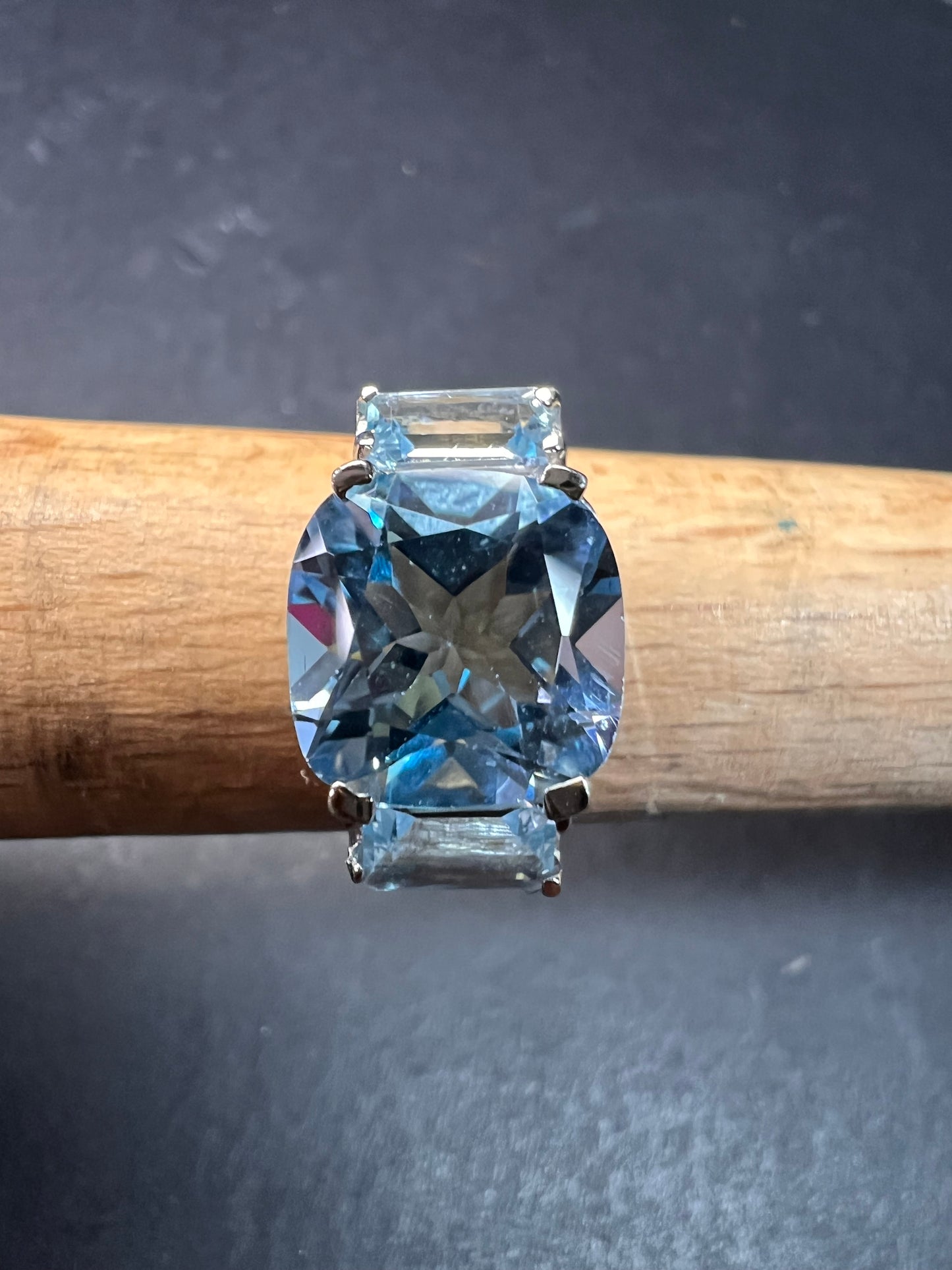 Vintage sky and Swiss blue topaz sterling silver ring size 7
