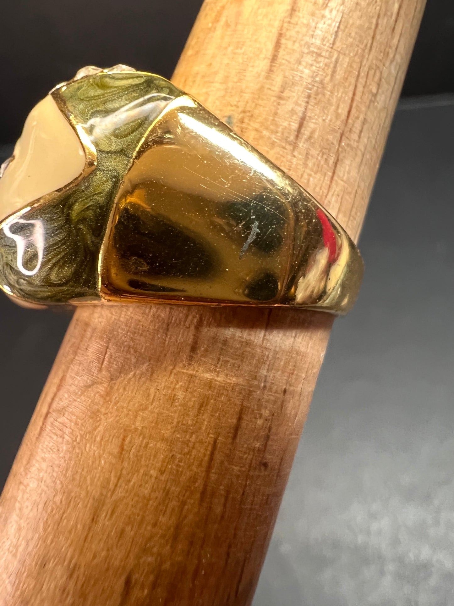 Vintage enameled gold plated costume ring size 6.5