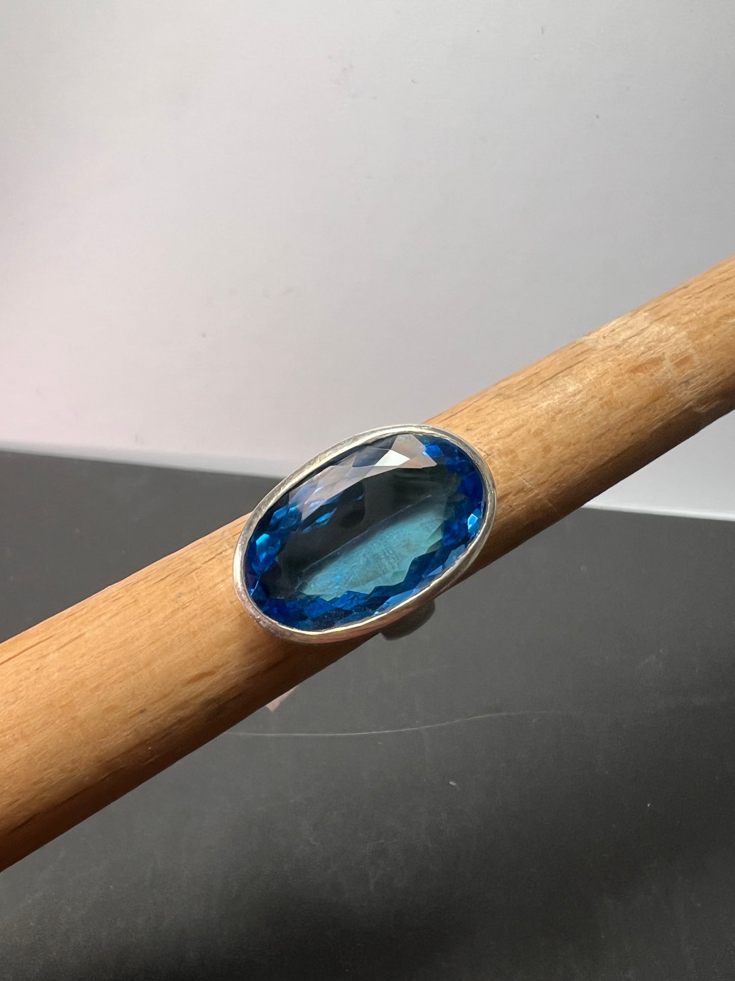 NEW Swiss Blue Topaz sterling silver ring size 7. 11.79 grams