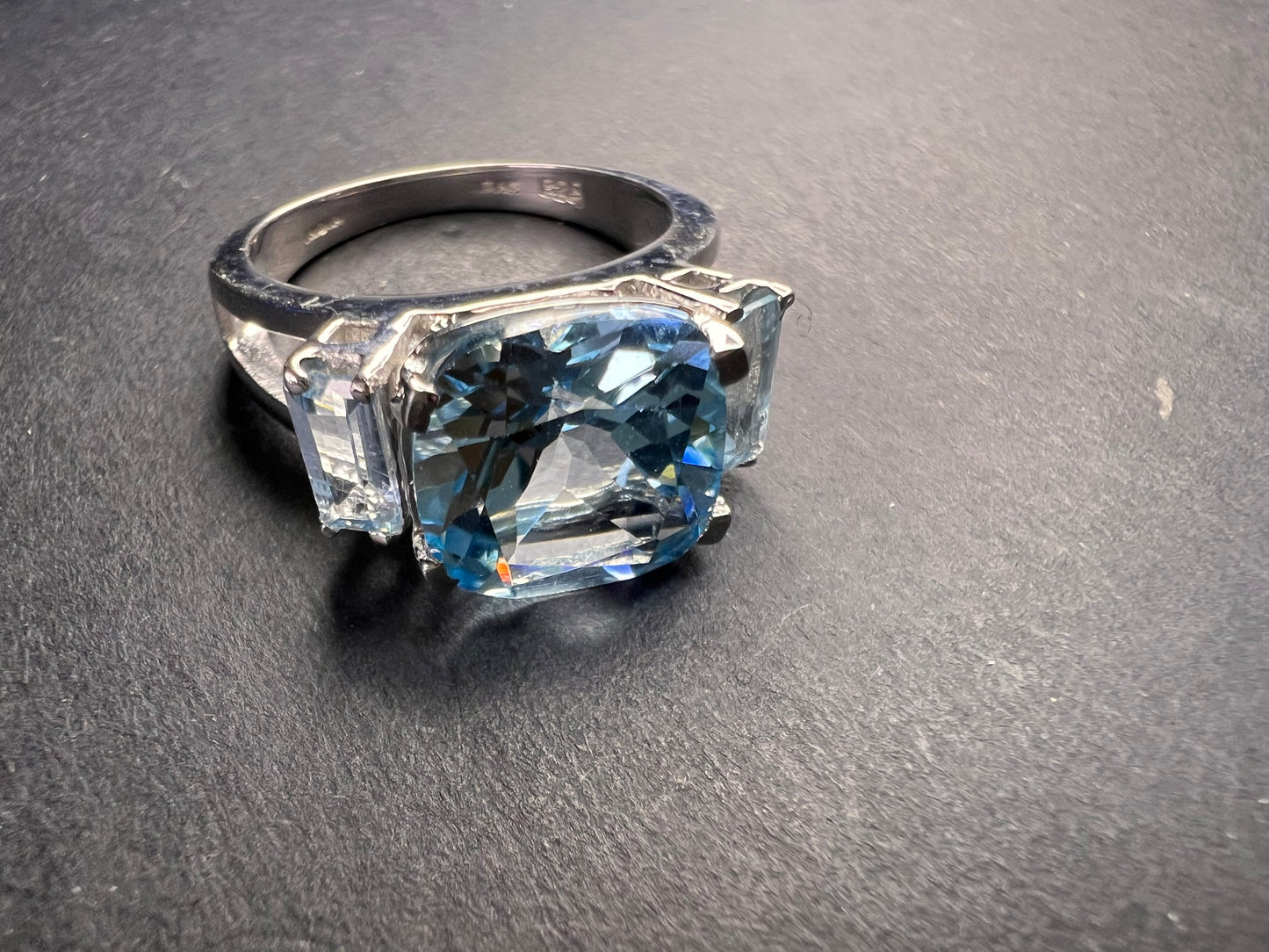 Vintage sky and Swiss blue topaz sterling silver ring size 7