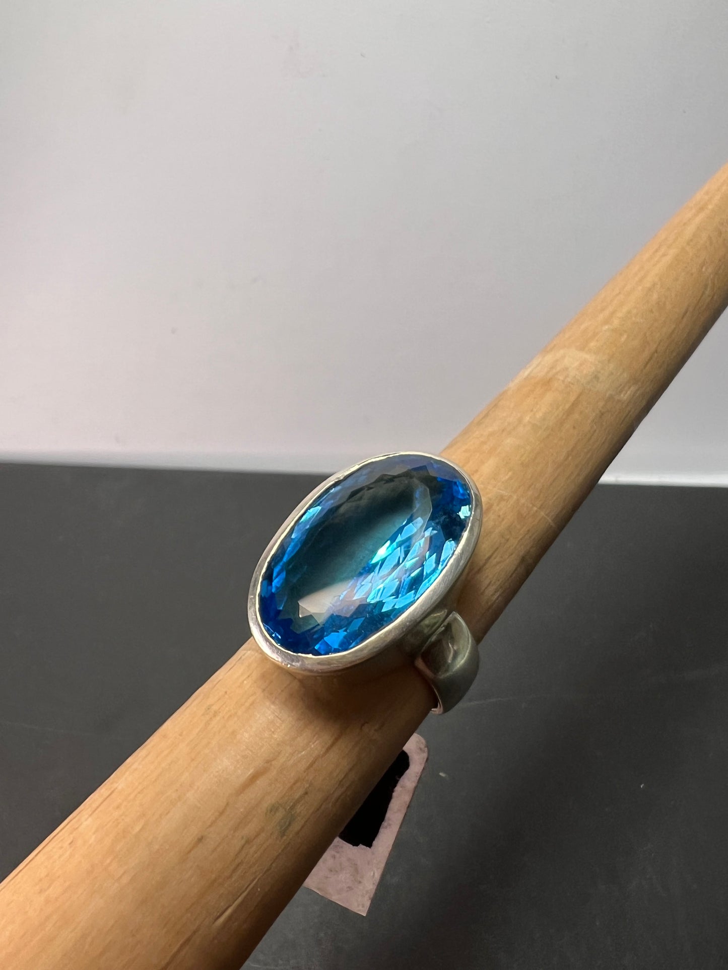 NEW Swiss Blue Topaz sterling silver ring size 7. 11.79 grams