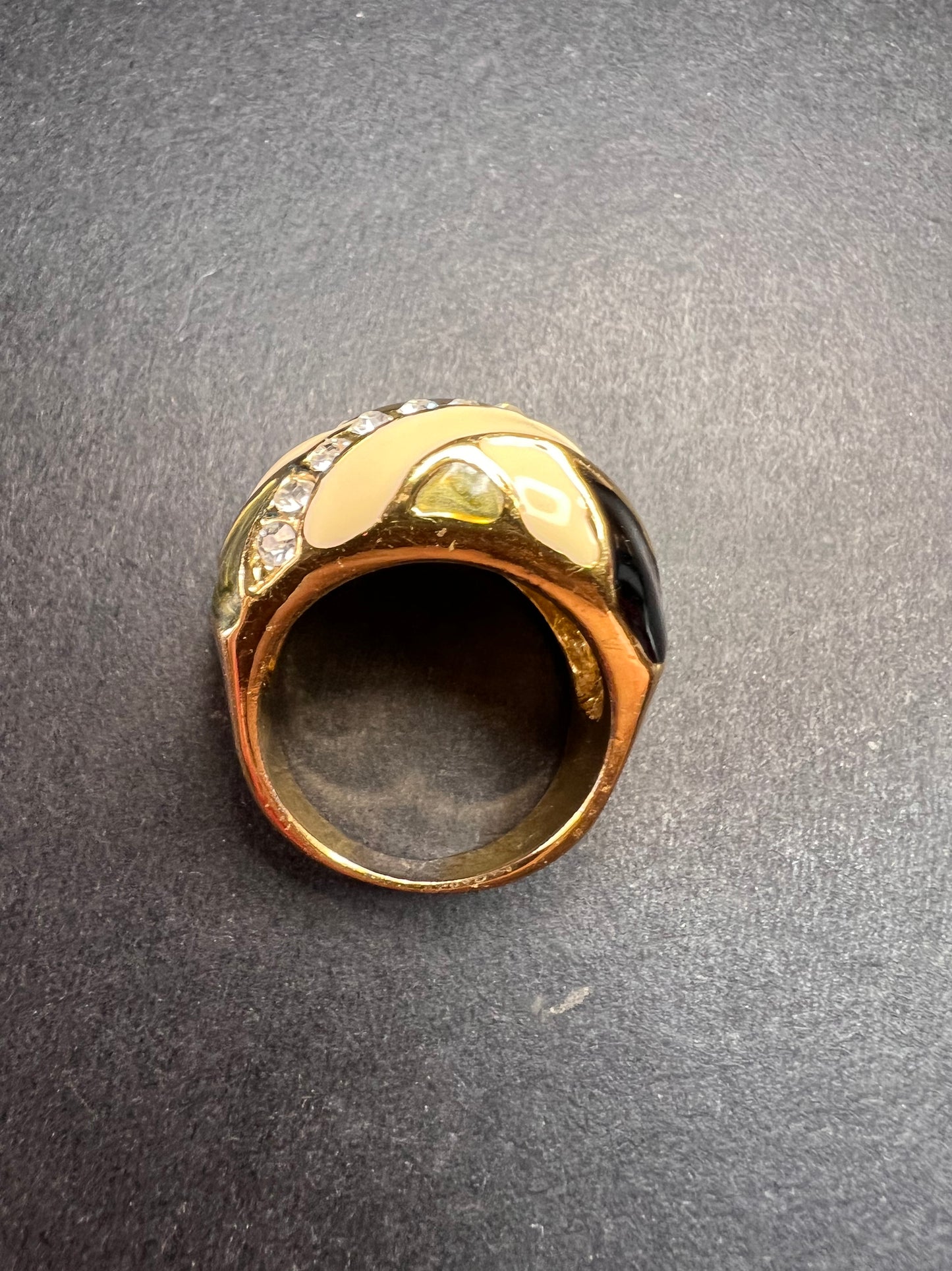 Vintage enameled gold plated costume ring size 6.5