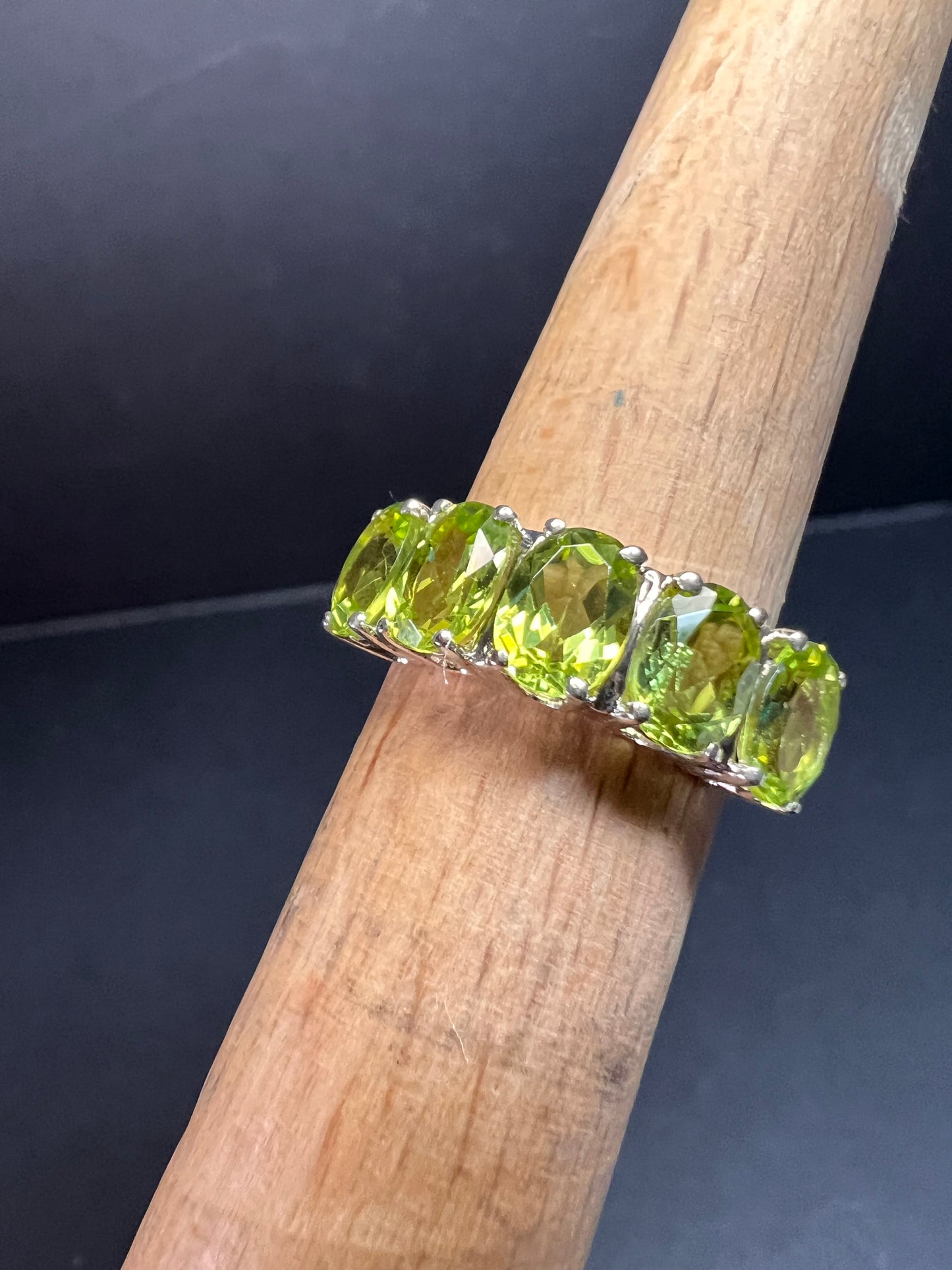 Vintage peridot five stone sterling silver ring size 7