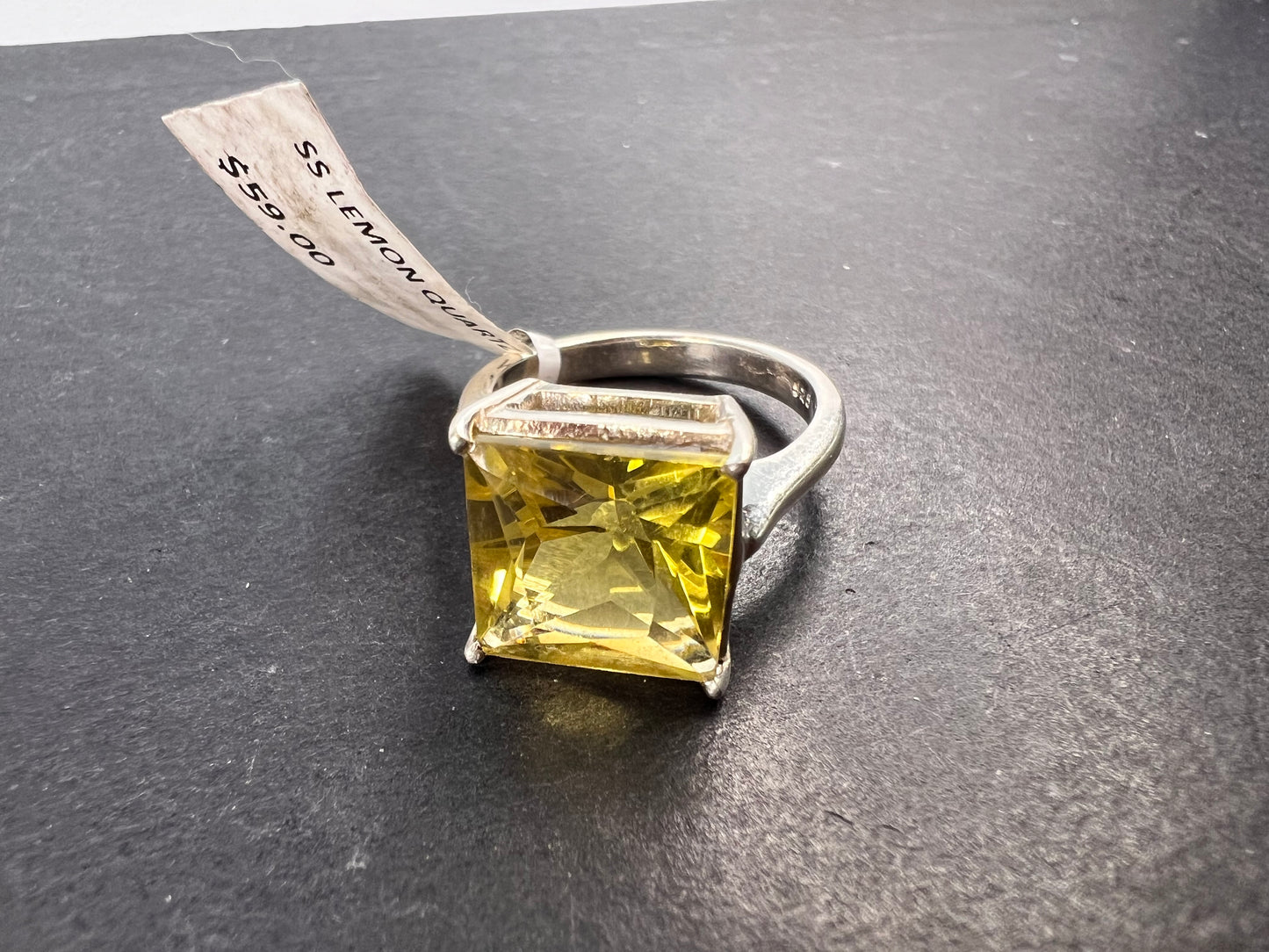 New with tag size 7 sterling silver lemon quartz ring 5.10 grams