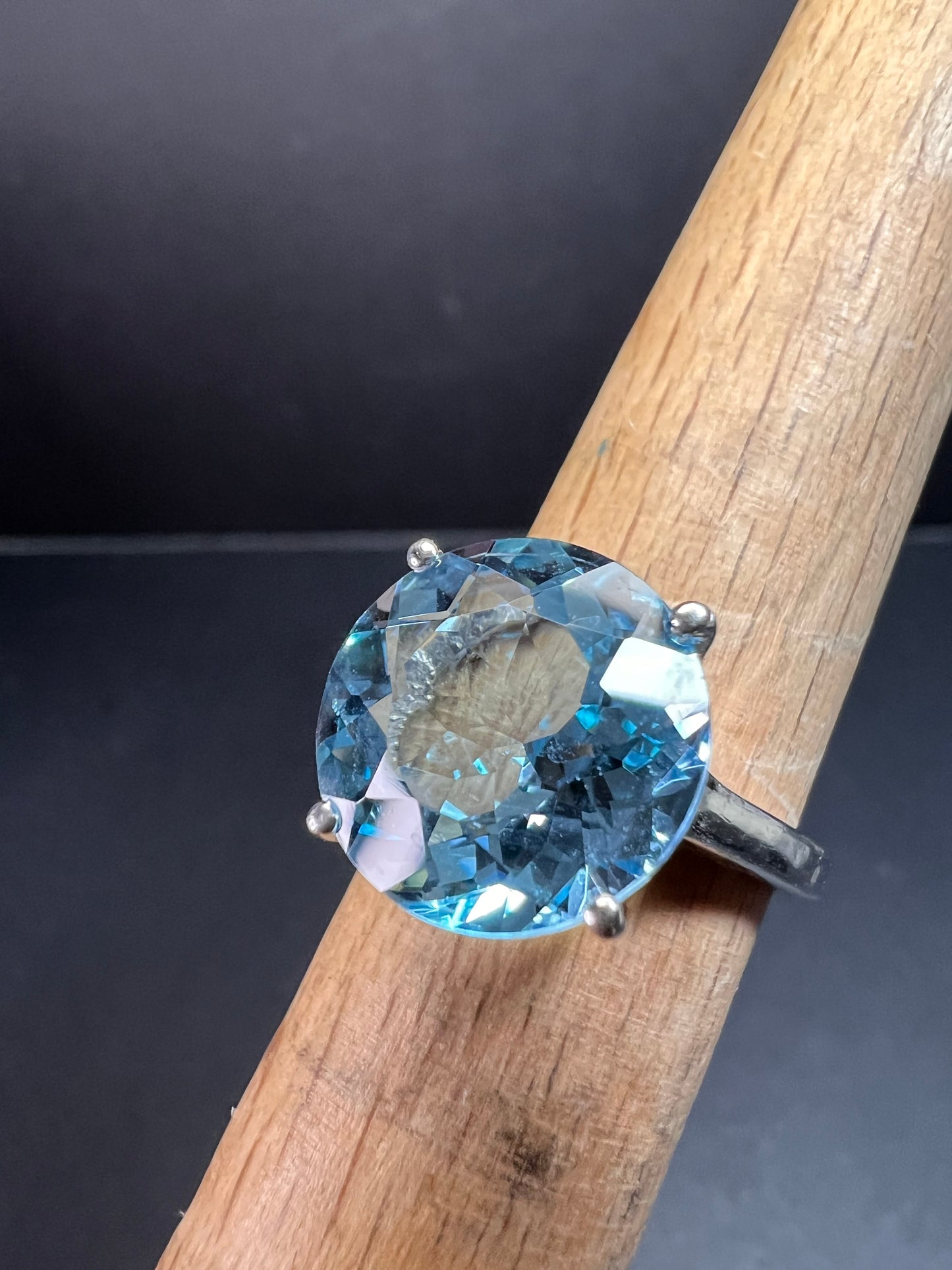 Vintage blue topaz solitaire sterling silver ring size 7