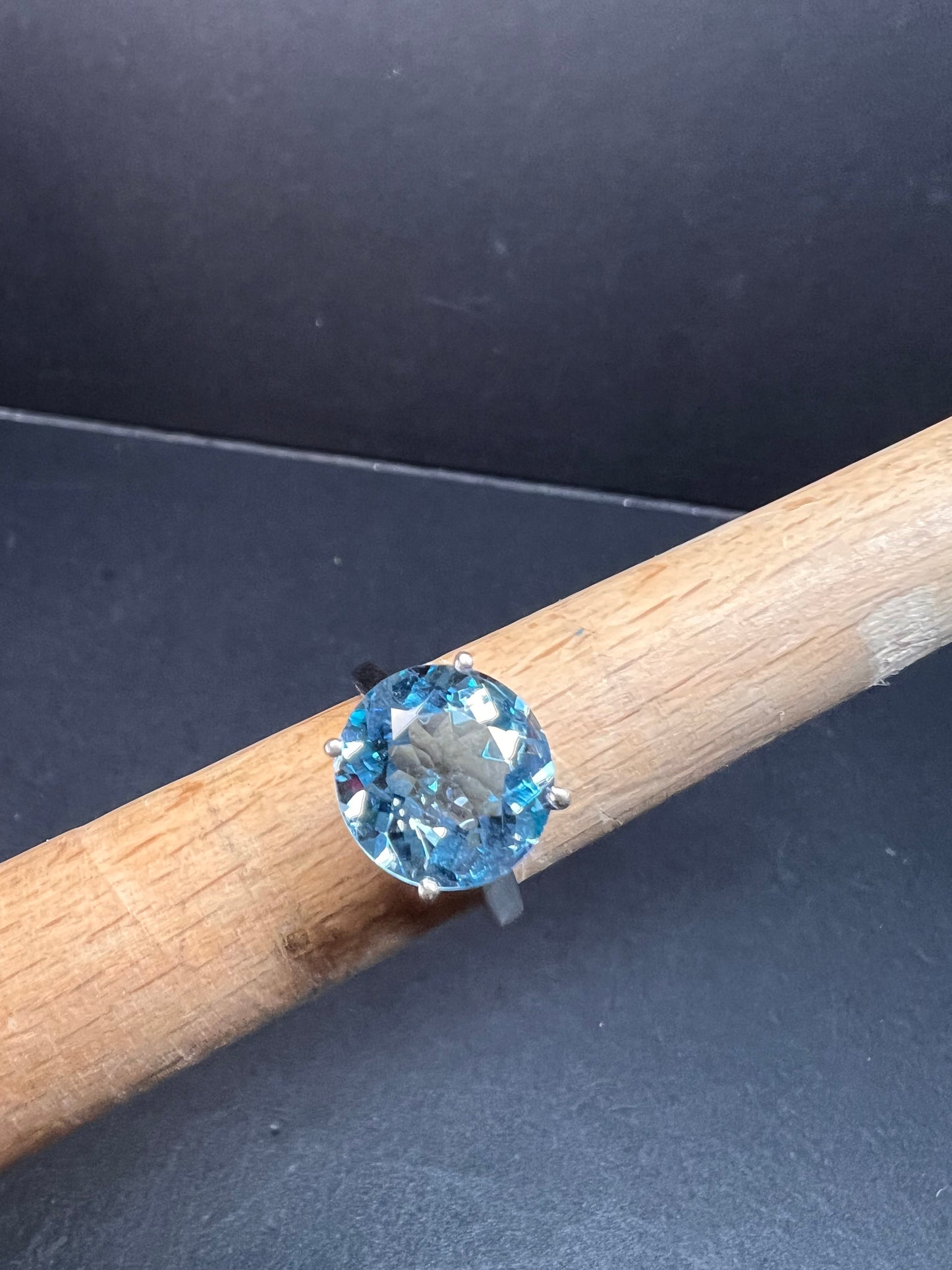 Vintage blue topaz solitaire sterling silver ring size 7