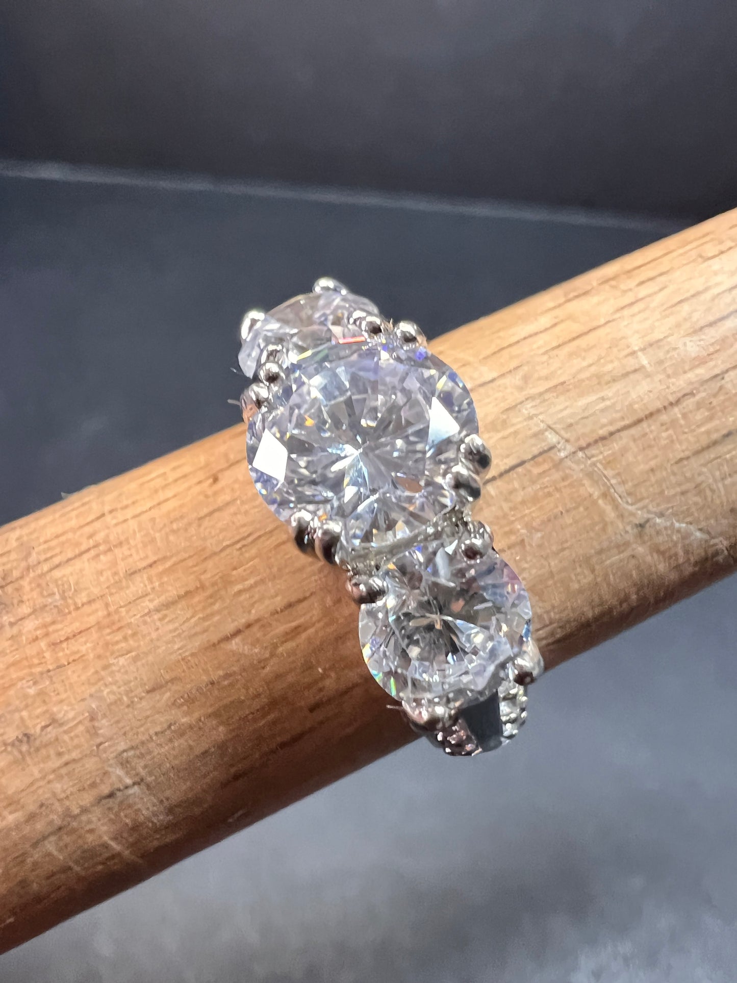 Vintage 3 stone CZ sterling silver ring size 7