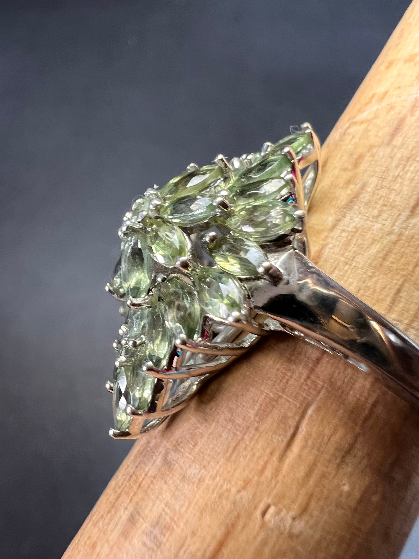 NEW Green apatite floral spray ring in rhodium over sterling silver size 7