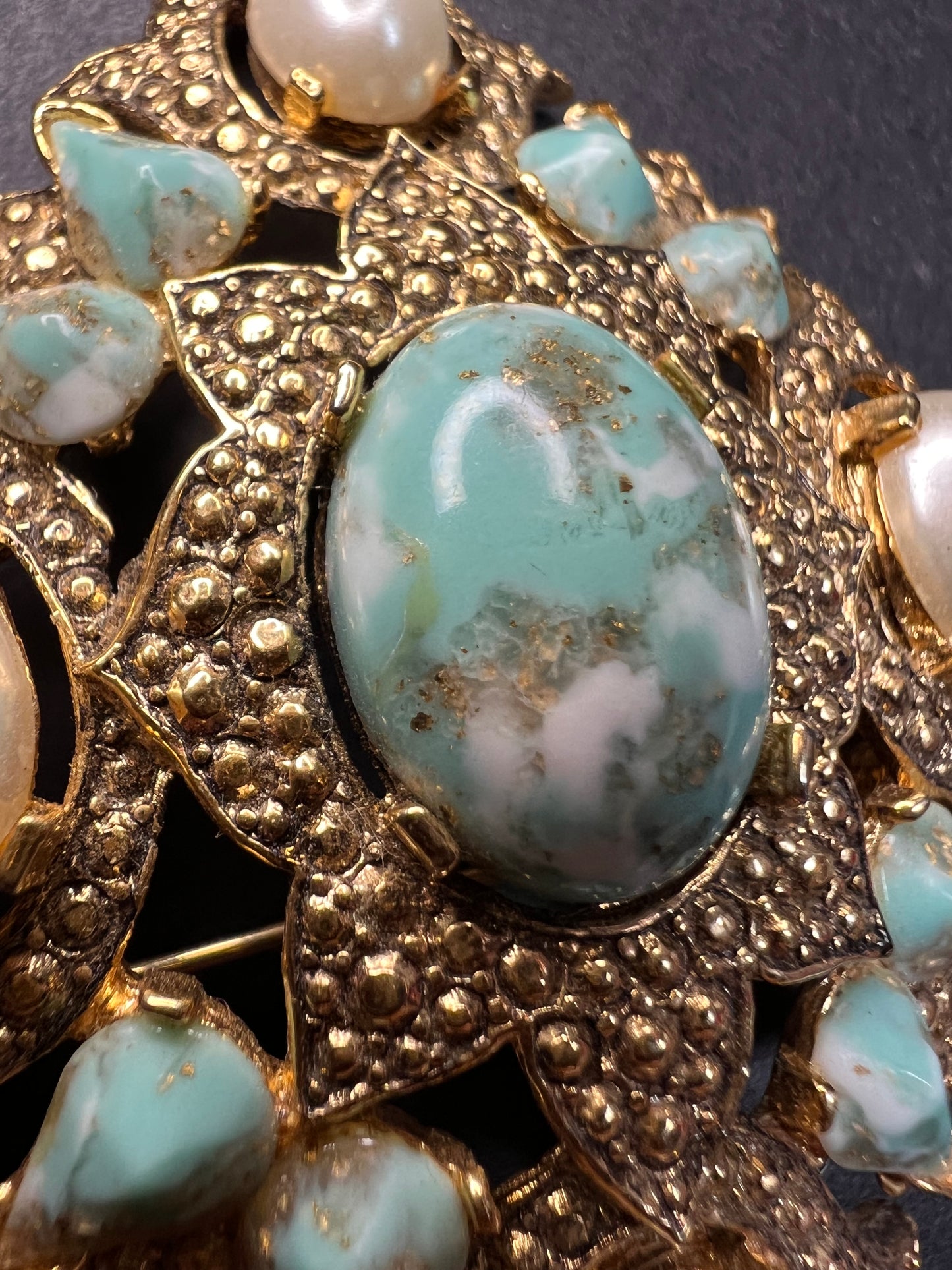 Vintage Sarah Coventry Remembrance brooch pin