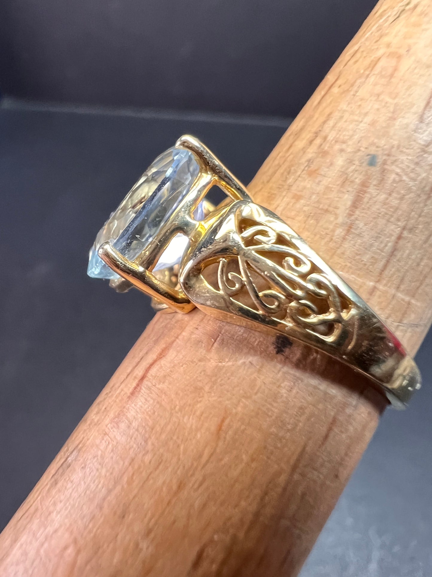 Vintage 14K Gold Aquamarine Solitaire Ring Filigree Statement Size 7